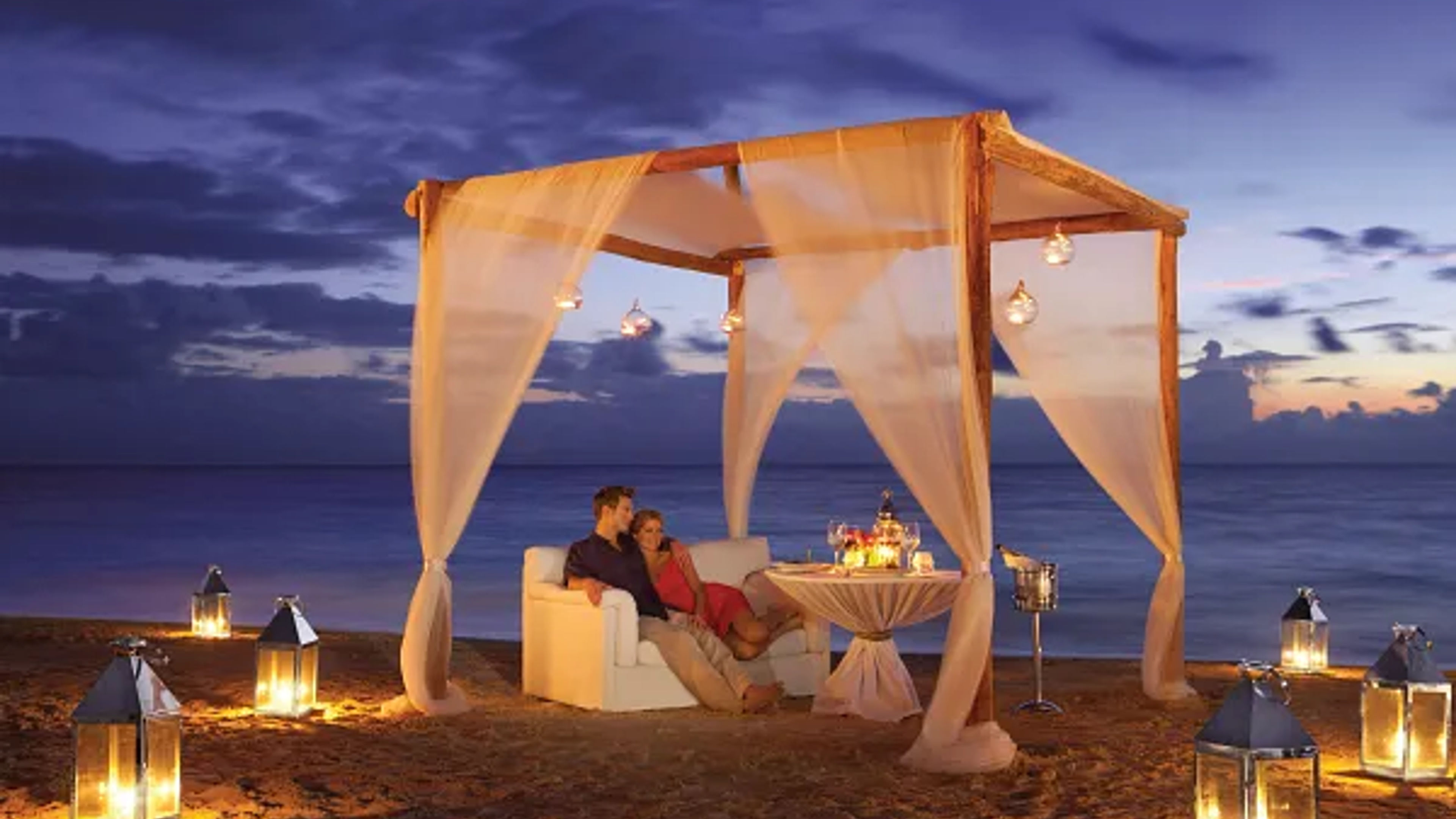 Romantic Dinner  - 滑动 1