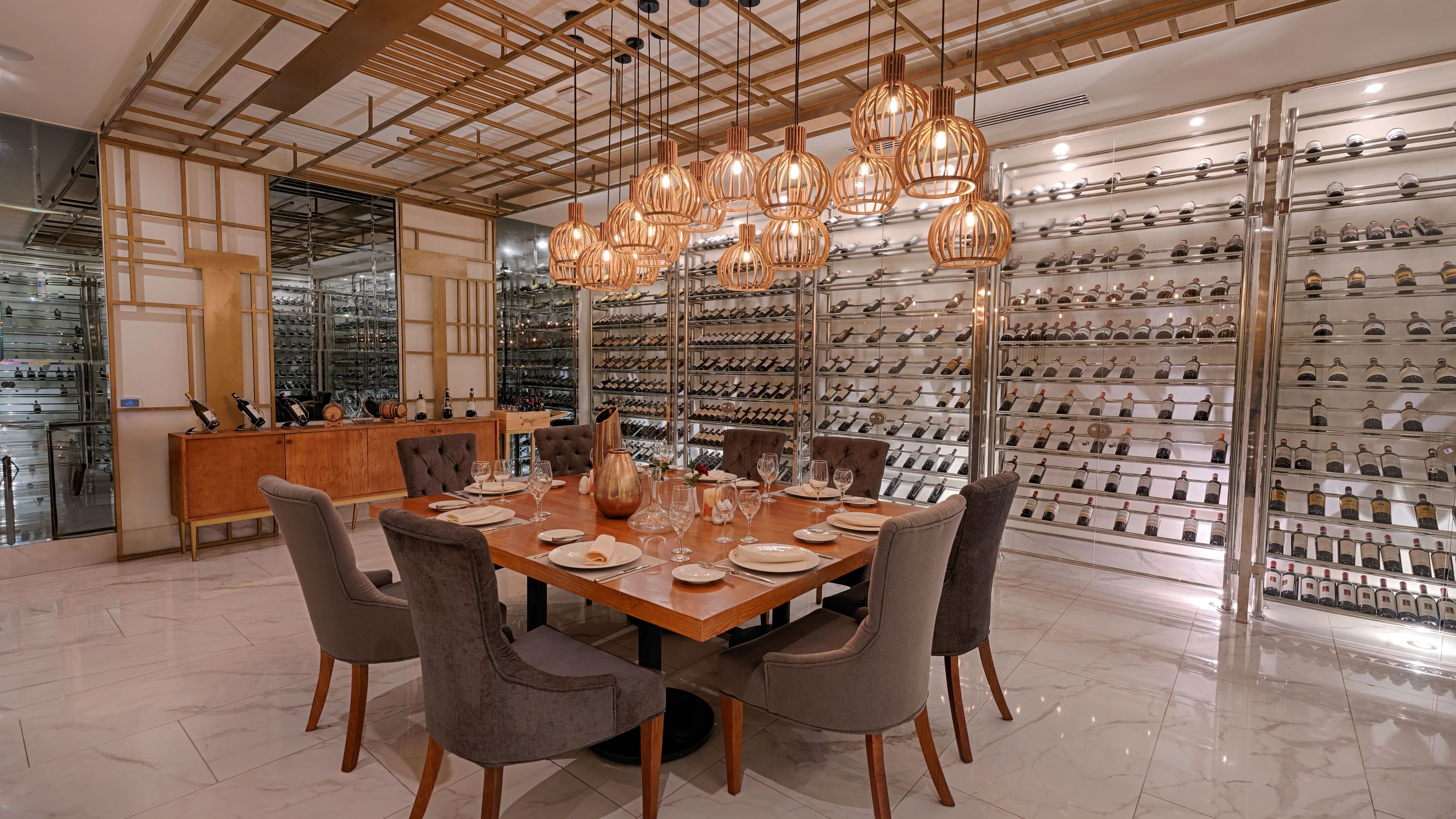 Dine Around Wine - 슬라이드 1