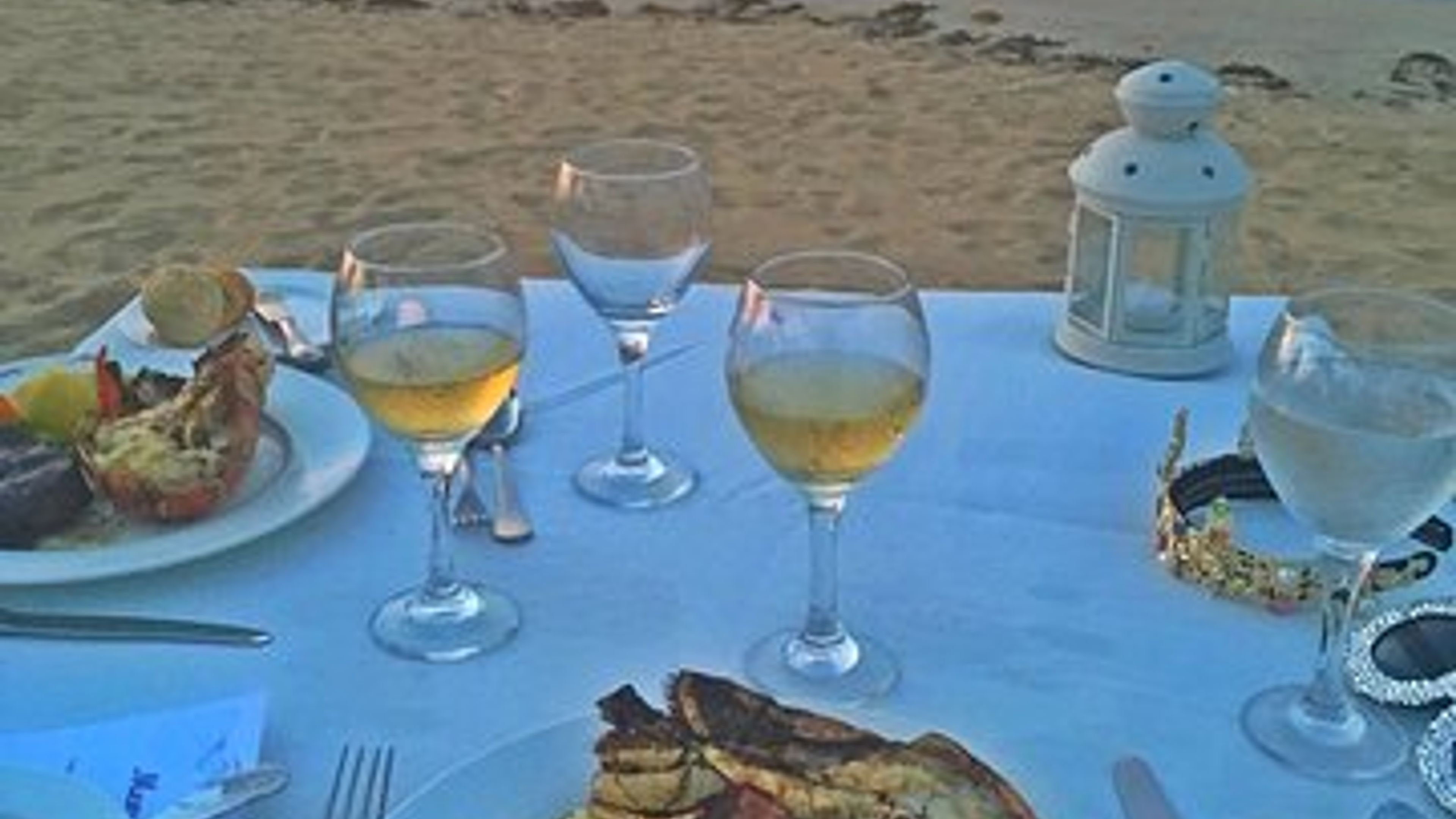 Sunrise Breakfast at the Beach - 滑动 2