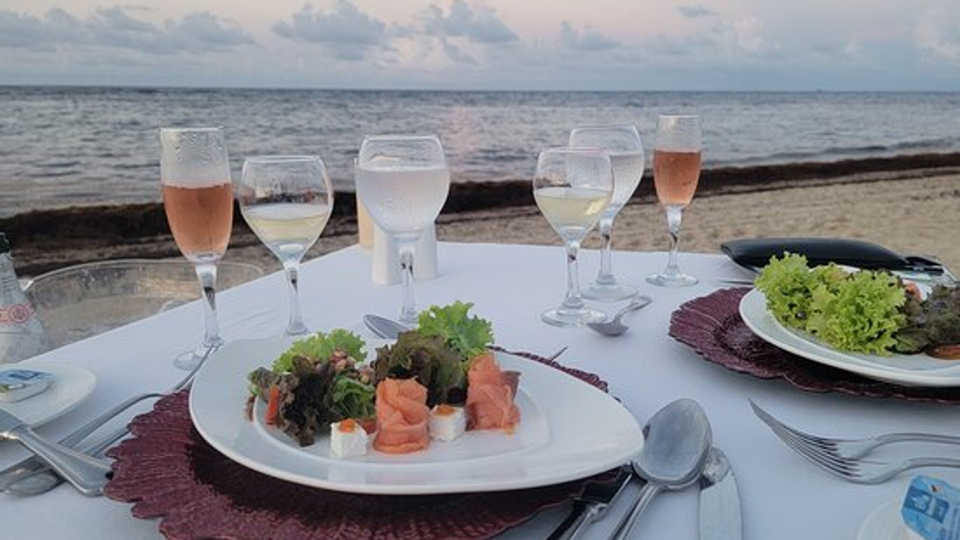 Sunrise Breakfast at the Beach - 滑动 4