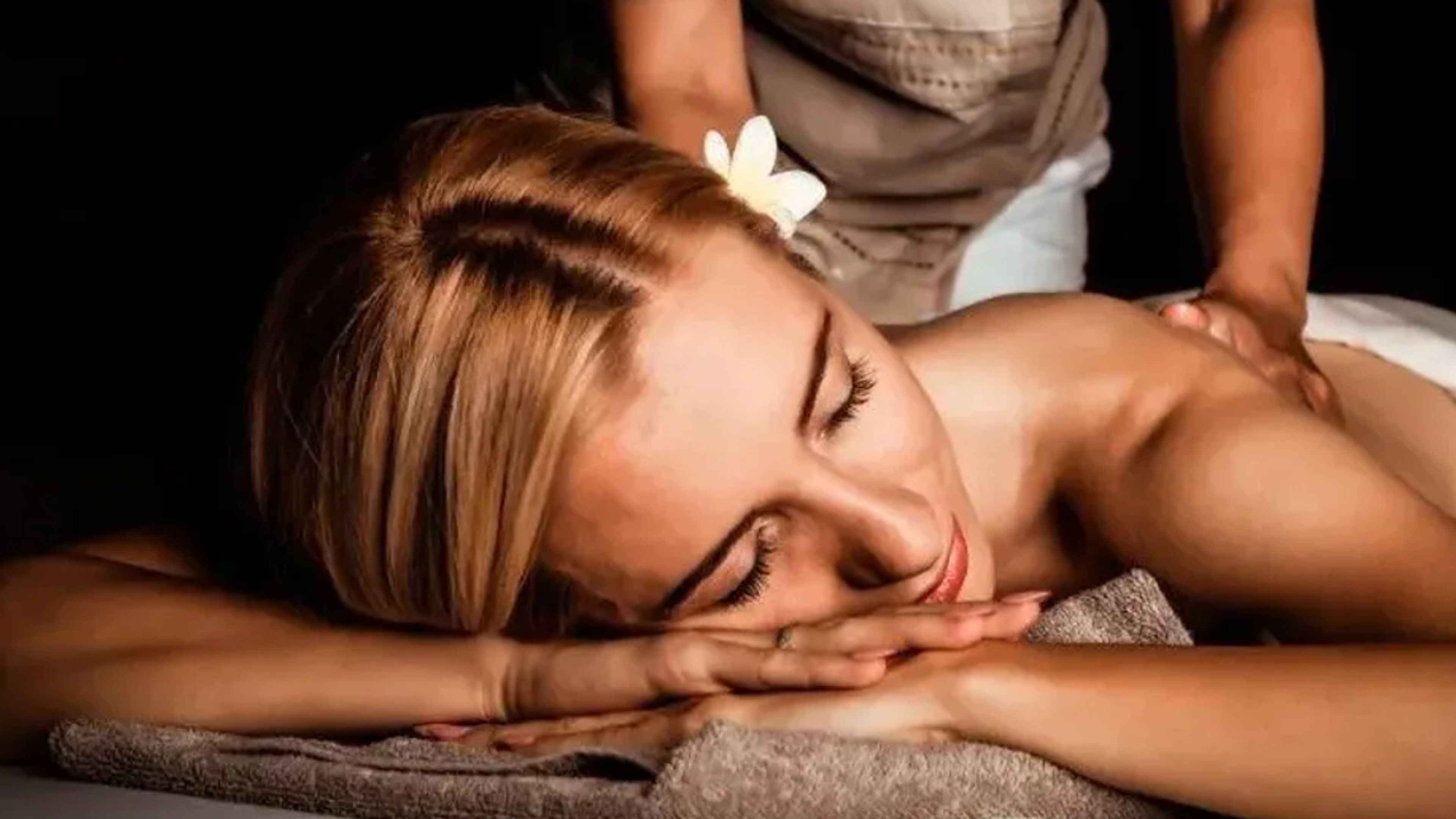 Spa Alila Hinu Bay Thai Oil Massage - slide 1