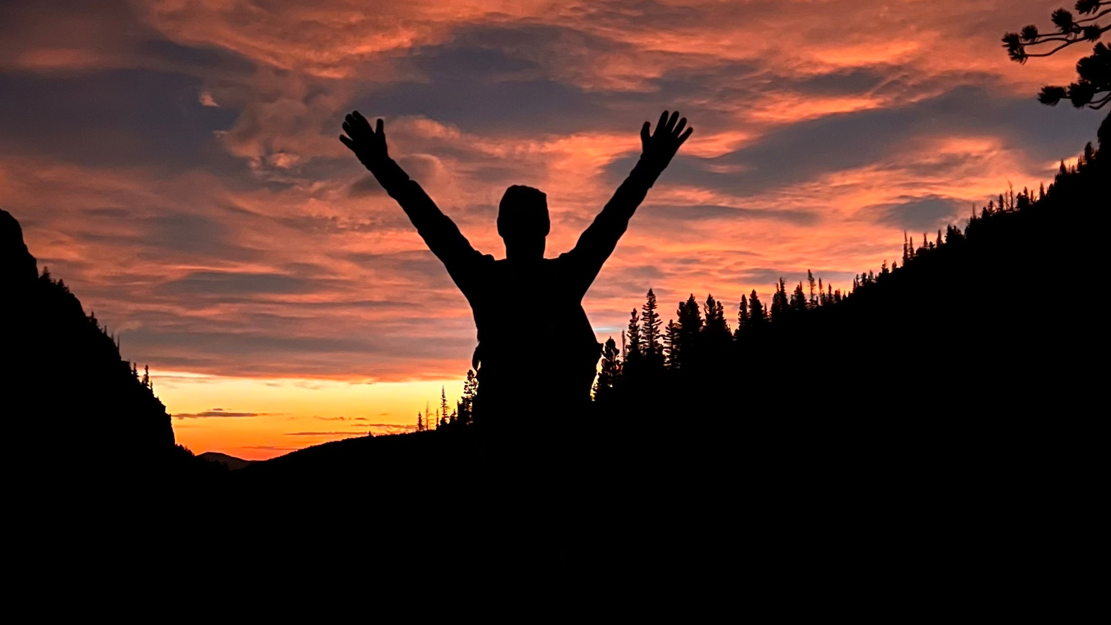 Sunrise Hikes in Rocky Mountain National Park - スライド 1