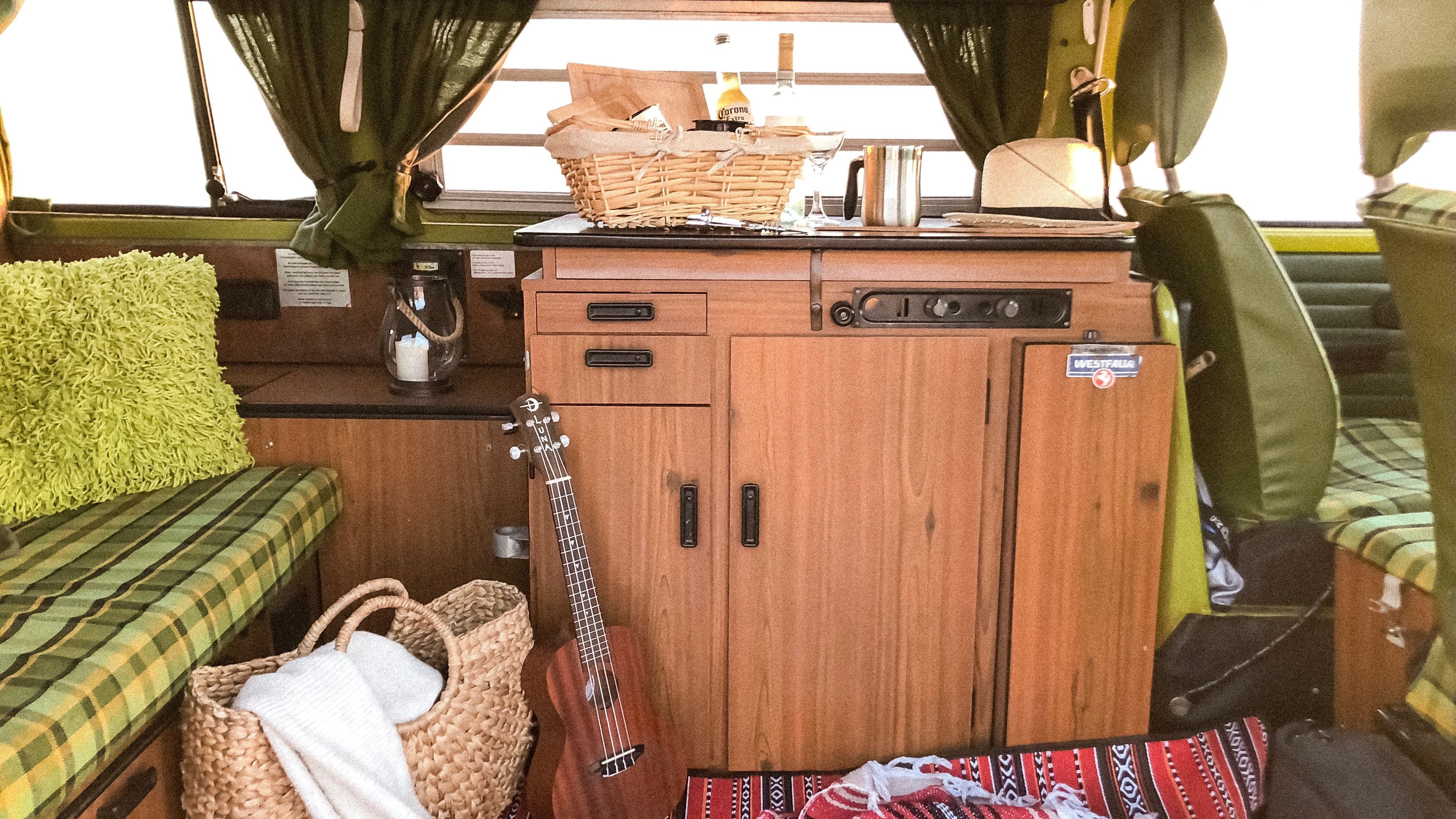 Surf Tour In a Vintage VW Van - 슬라이드 5