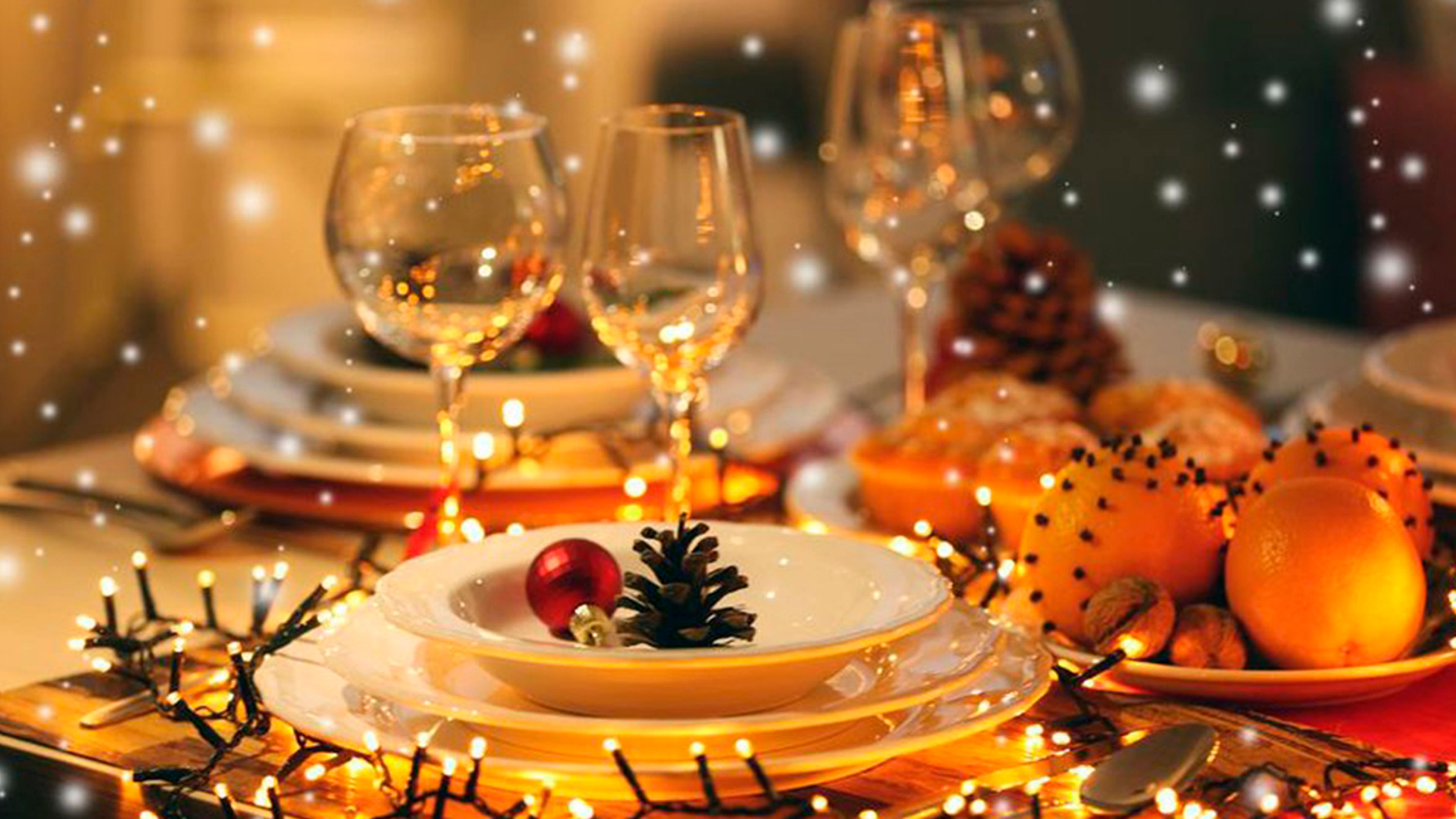 CHRISTMAS EVE DINNER & SHOW - slide 4