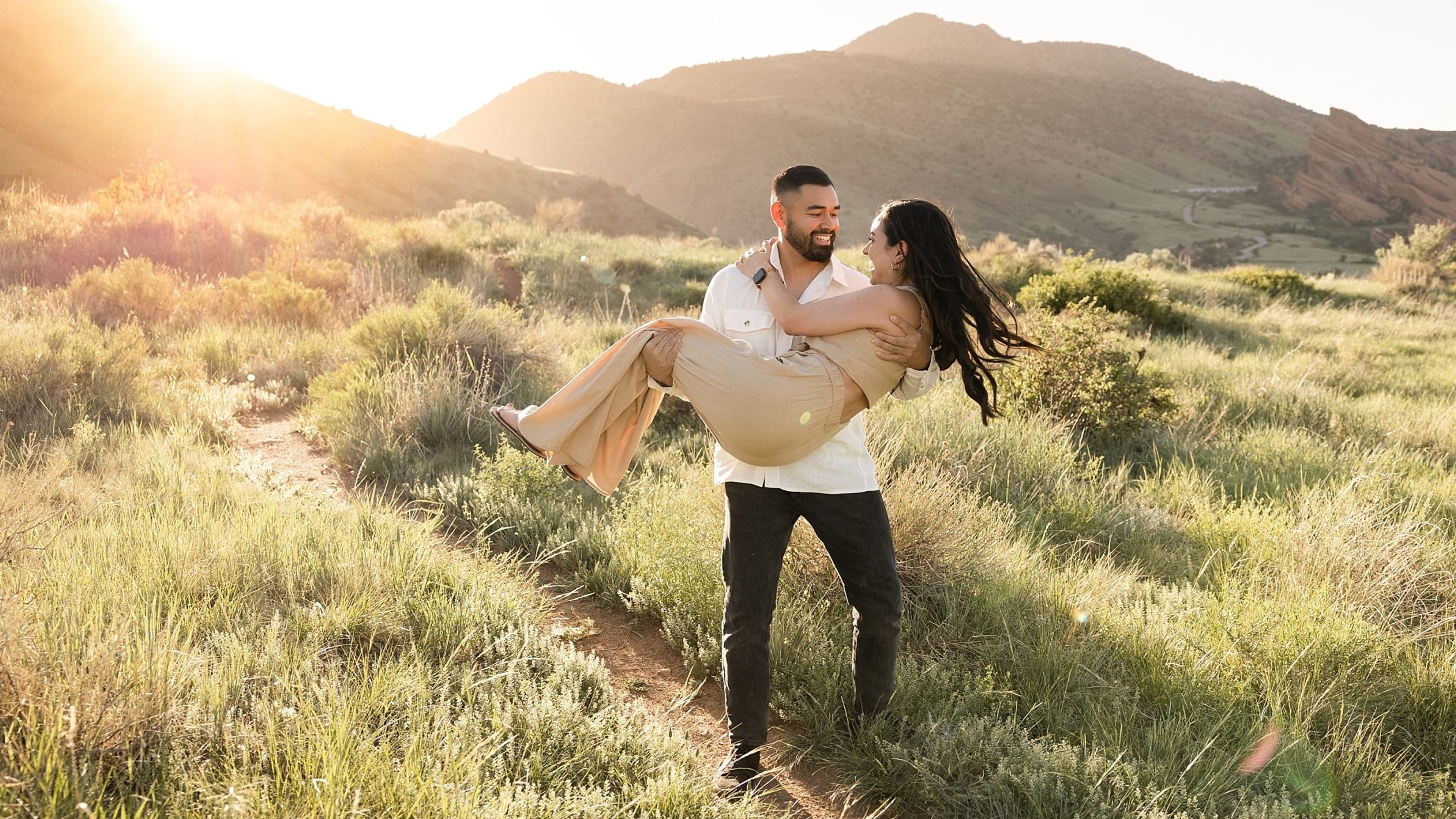 Scenic Denver Mountain and Red Rock Photoshoot - slide 5