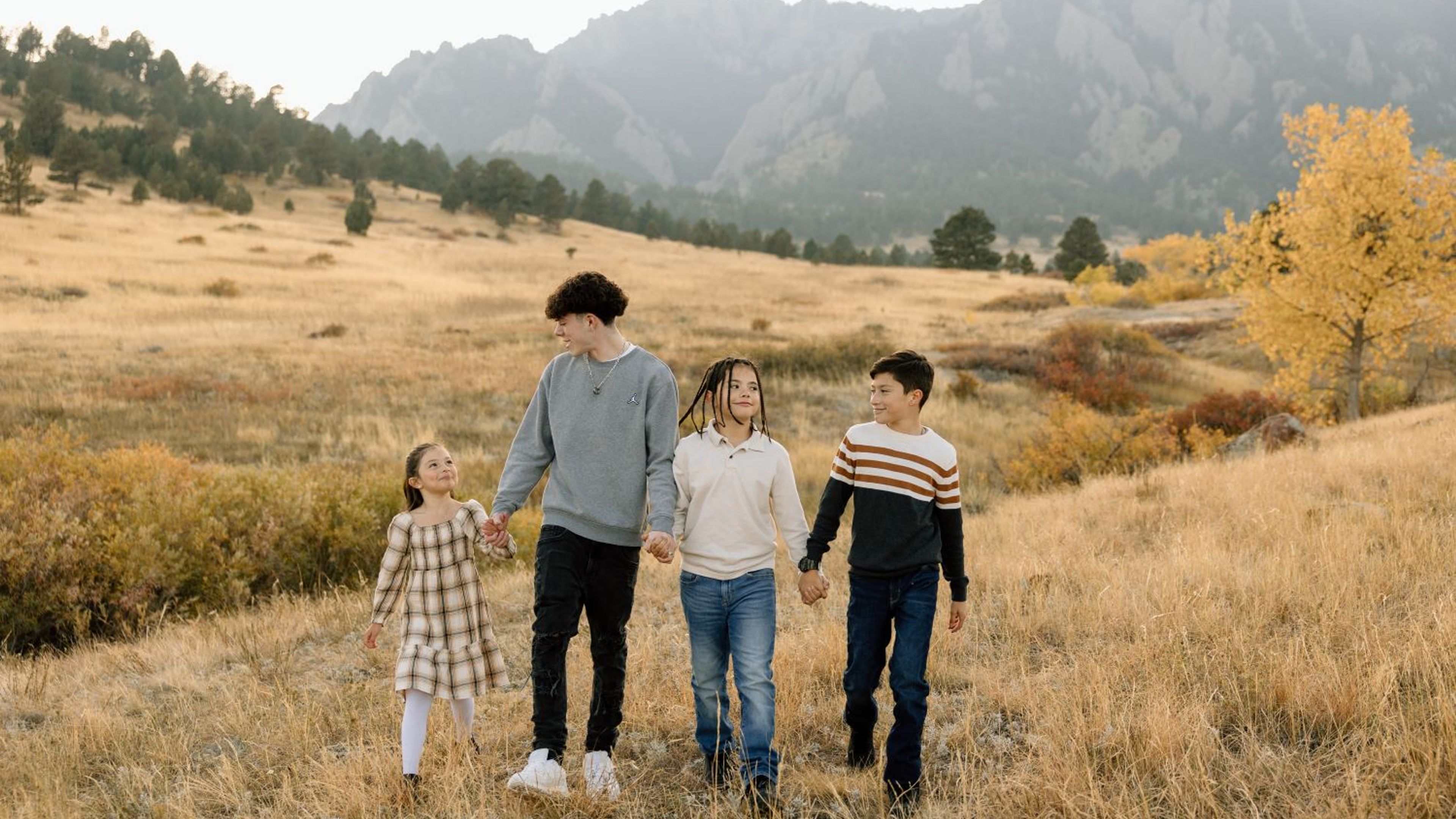 Boulder Flatiron Mountain Photoshoot - slide 3