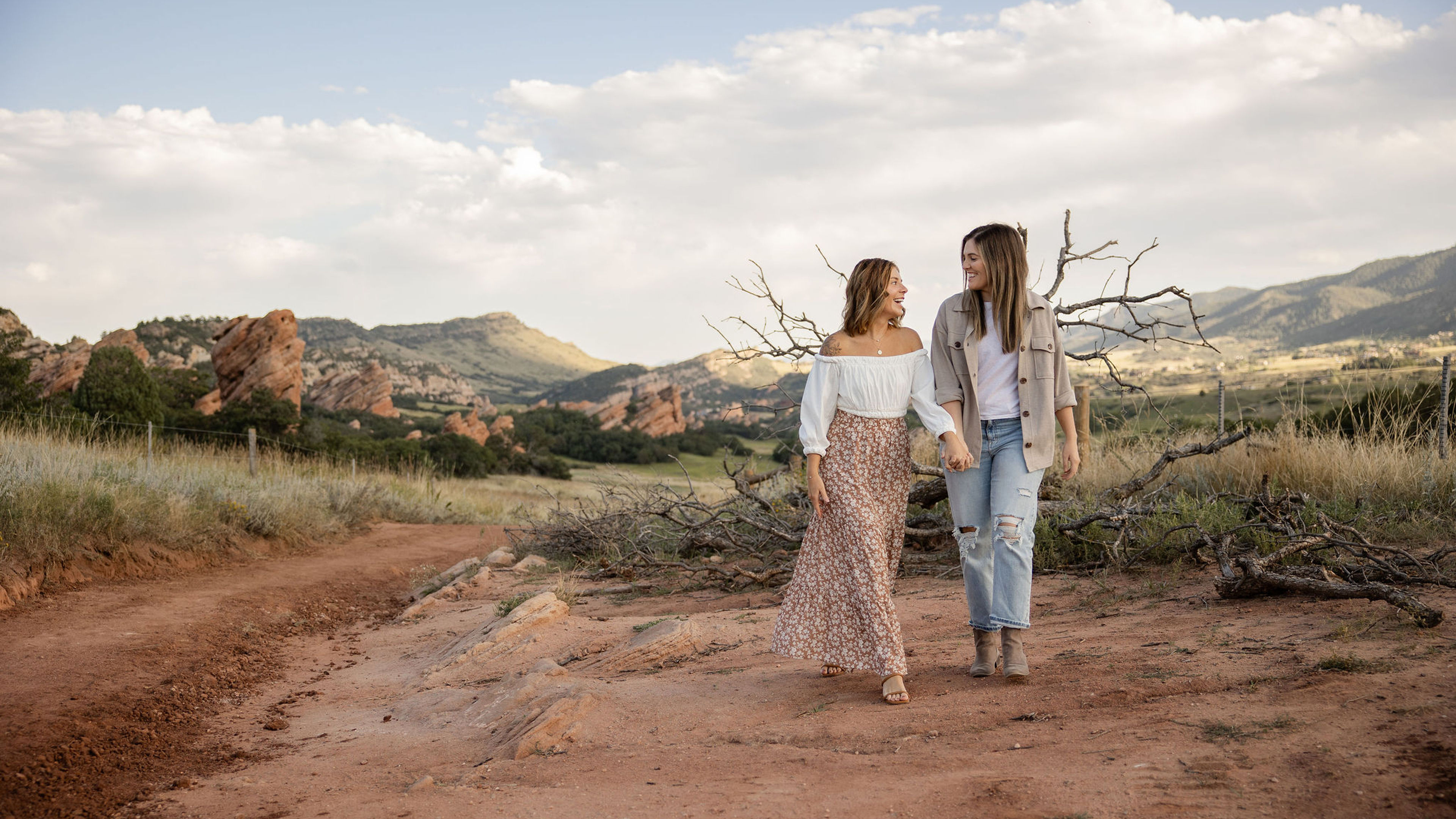 Scenic Denver Mountain and Red Rock Photoshoot - slide 10