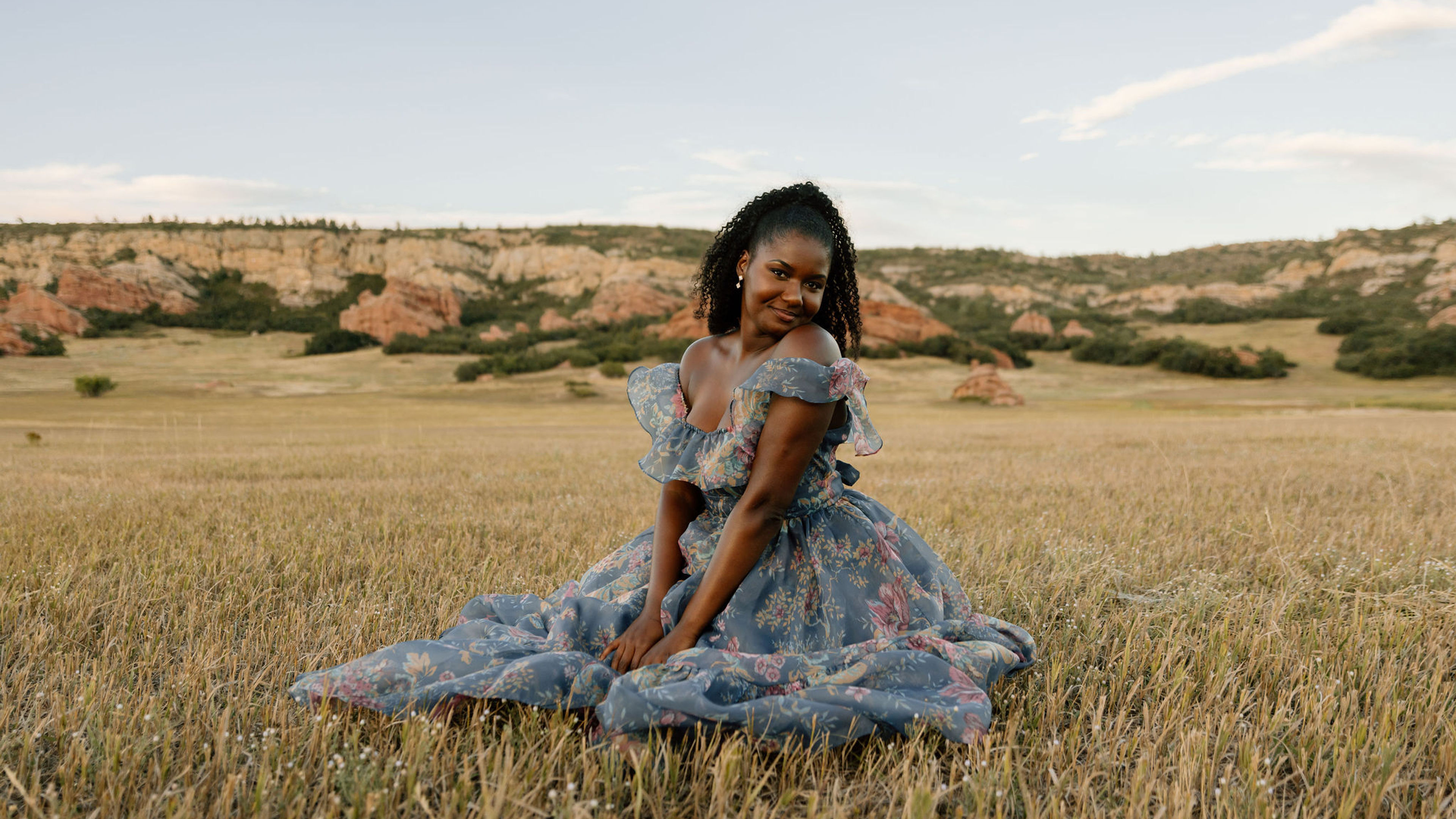 Scenic Denver Mountain and Red Rock Photoshoot - slide 7