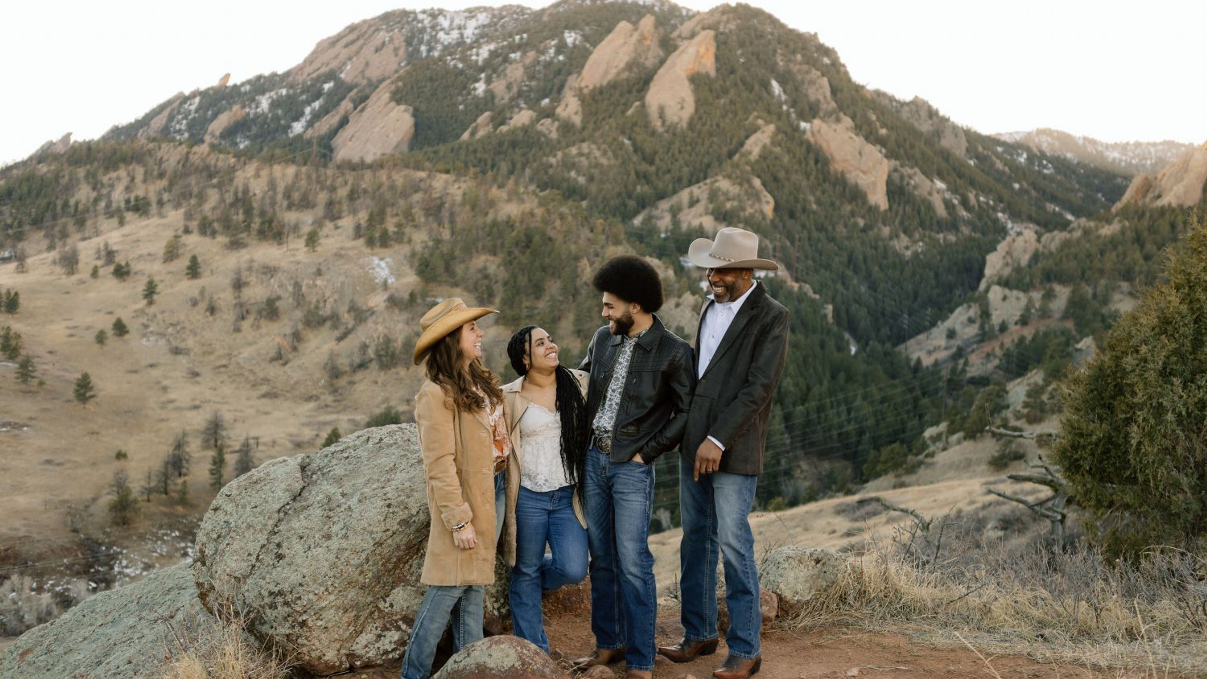 Boulder Flatiron Mountain Photoshoot - slide 10
