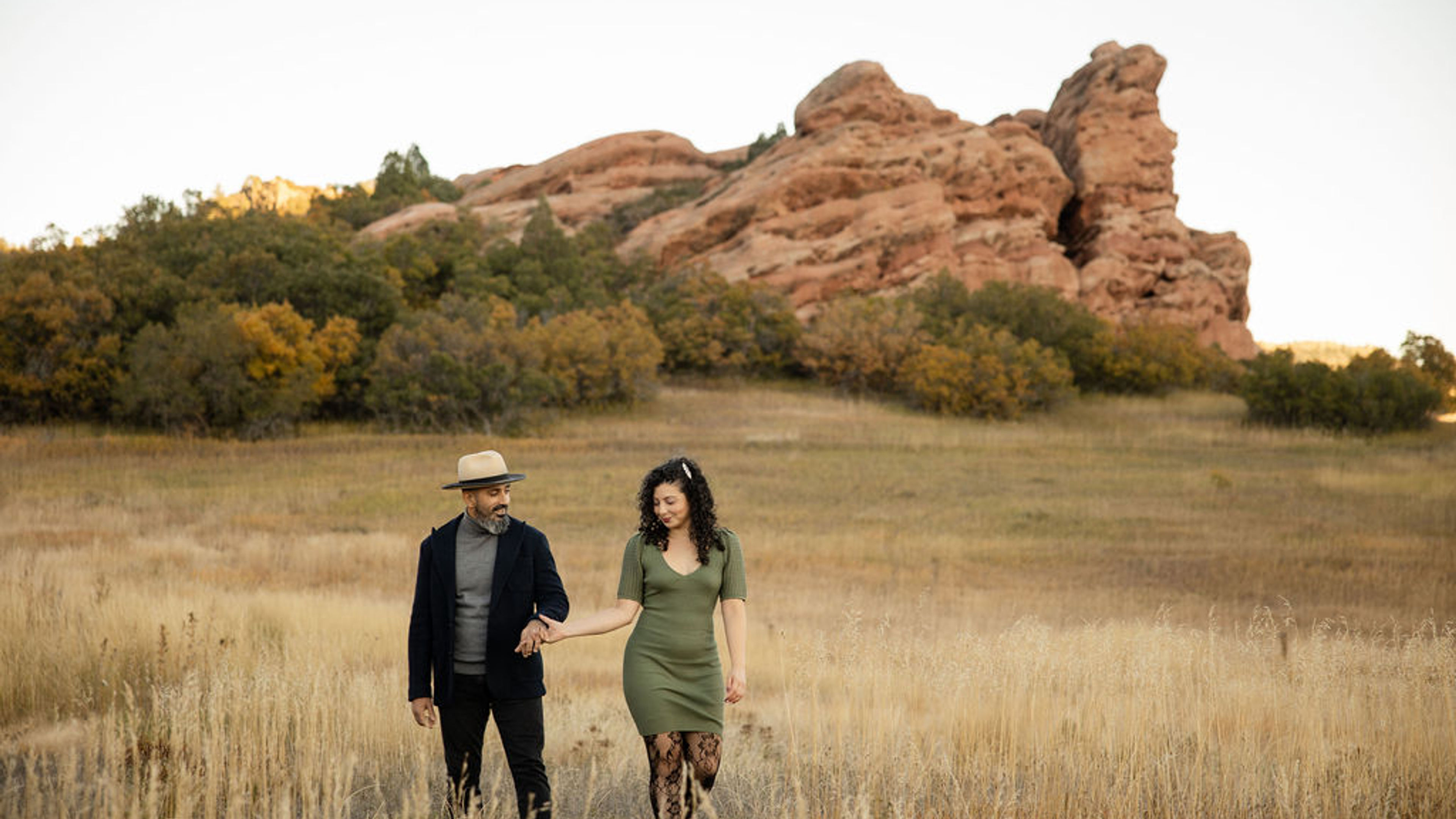 Scenic Denver Mountain and Red Rock Photoshoot - slide 8