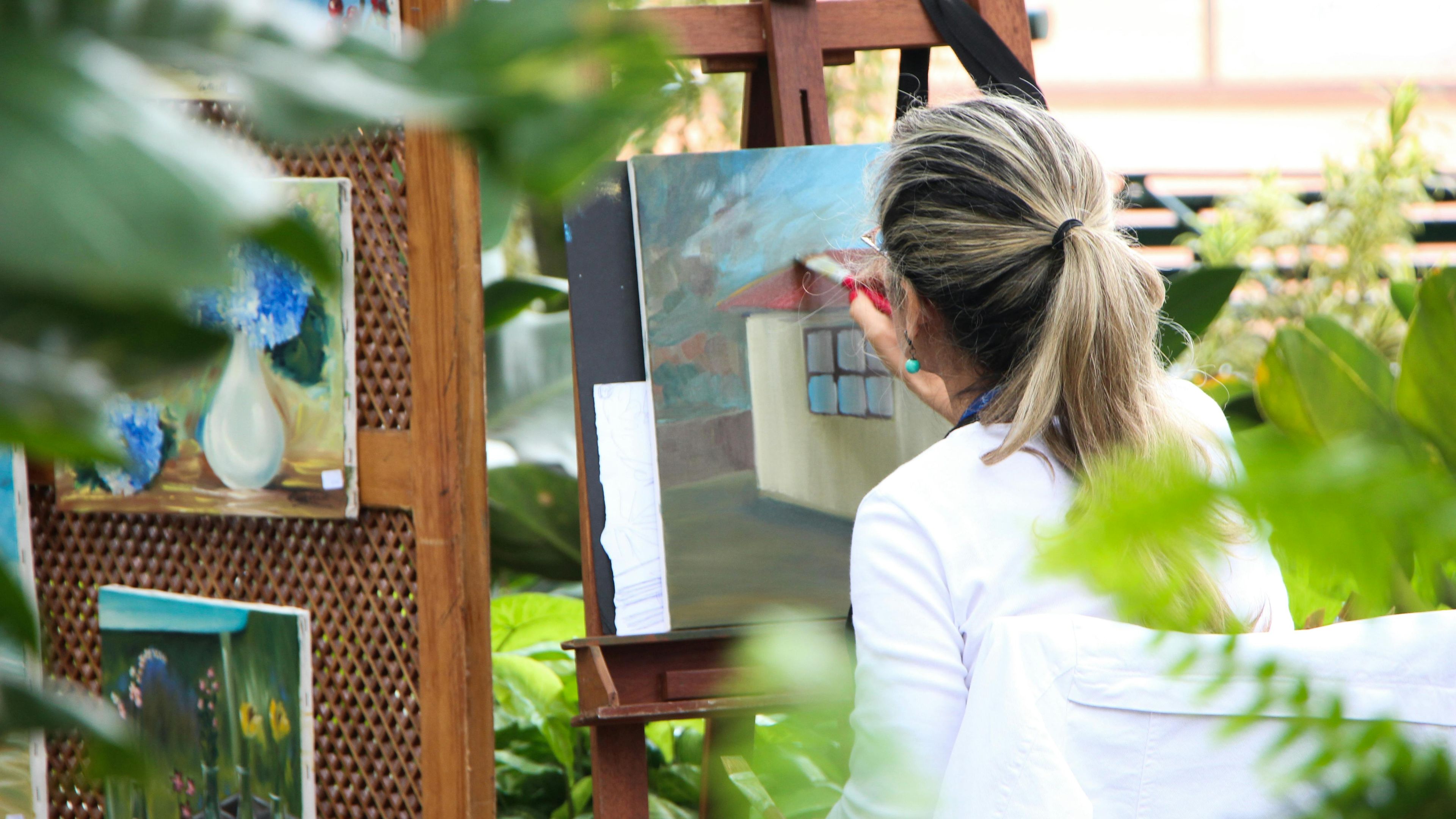 Garden Sip & Paint - スライド 1