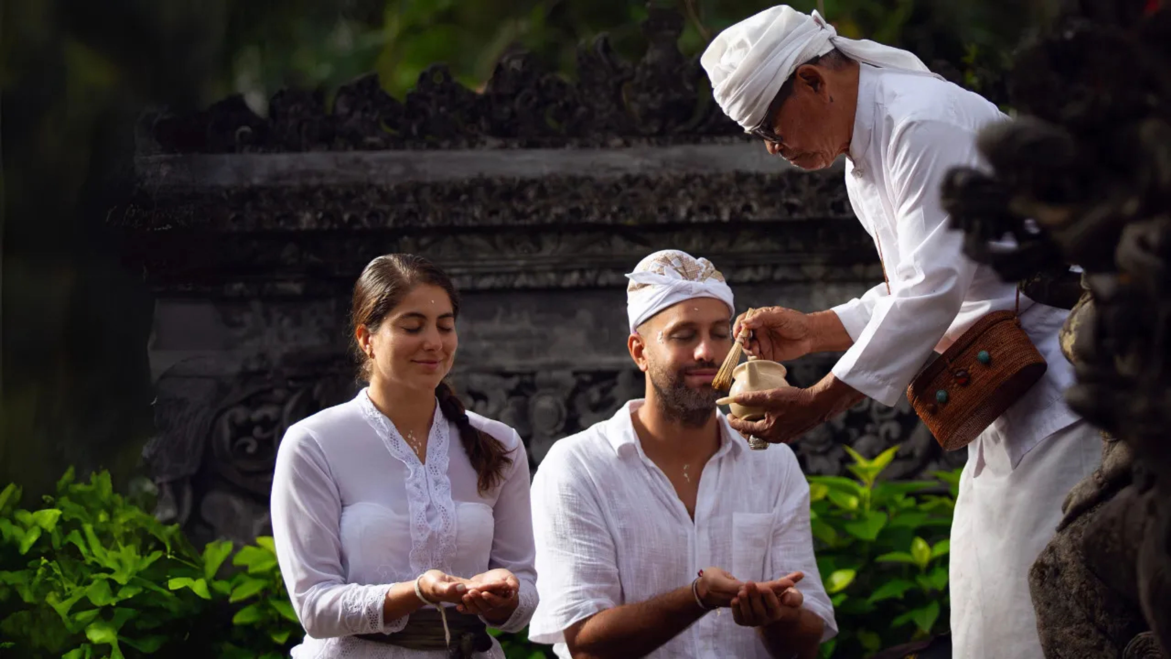 Sacred Serenity - Folie 1