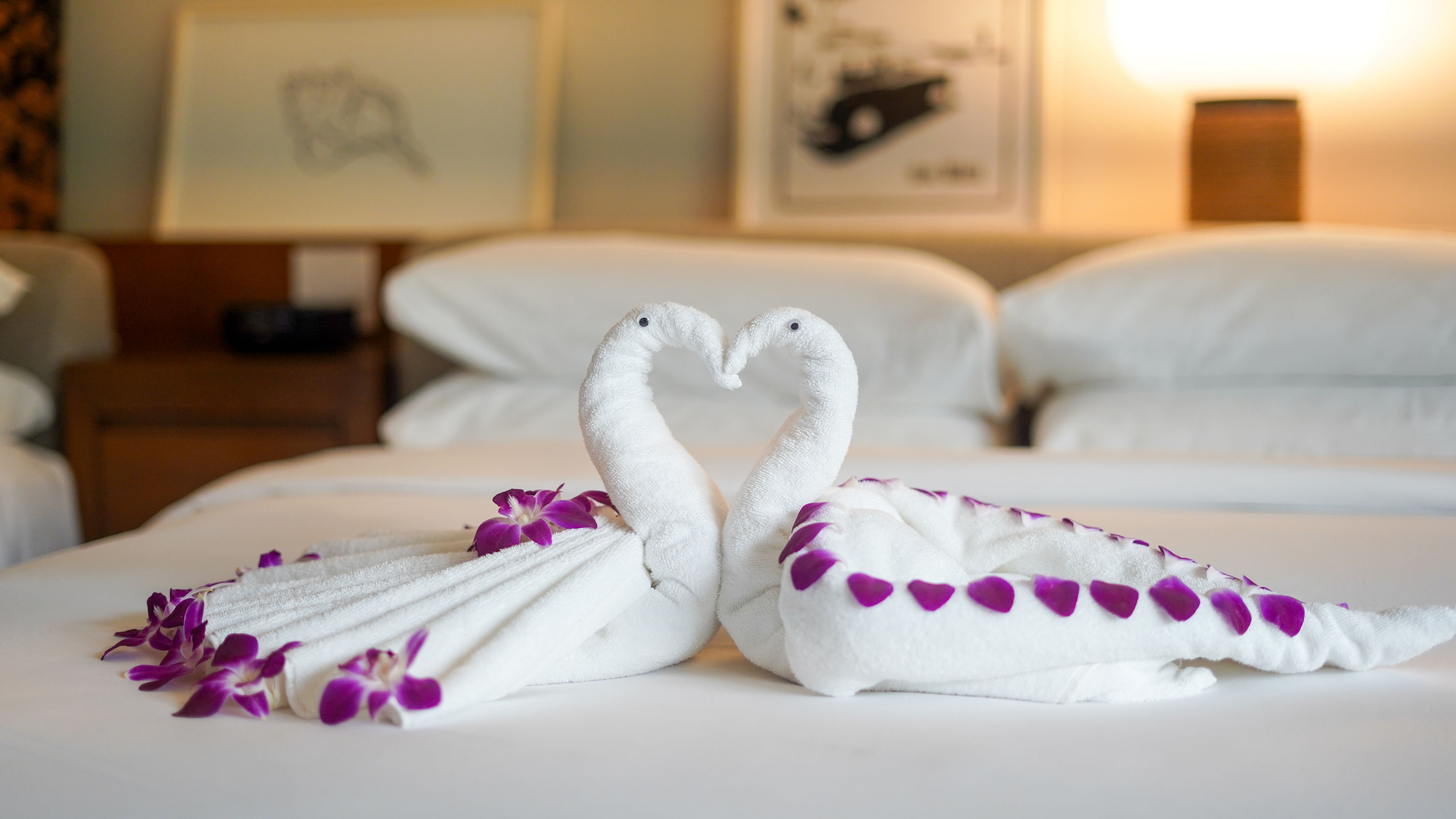 Welcome with Aloha: Towel & Flower Art - 滑動 3