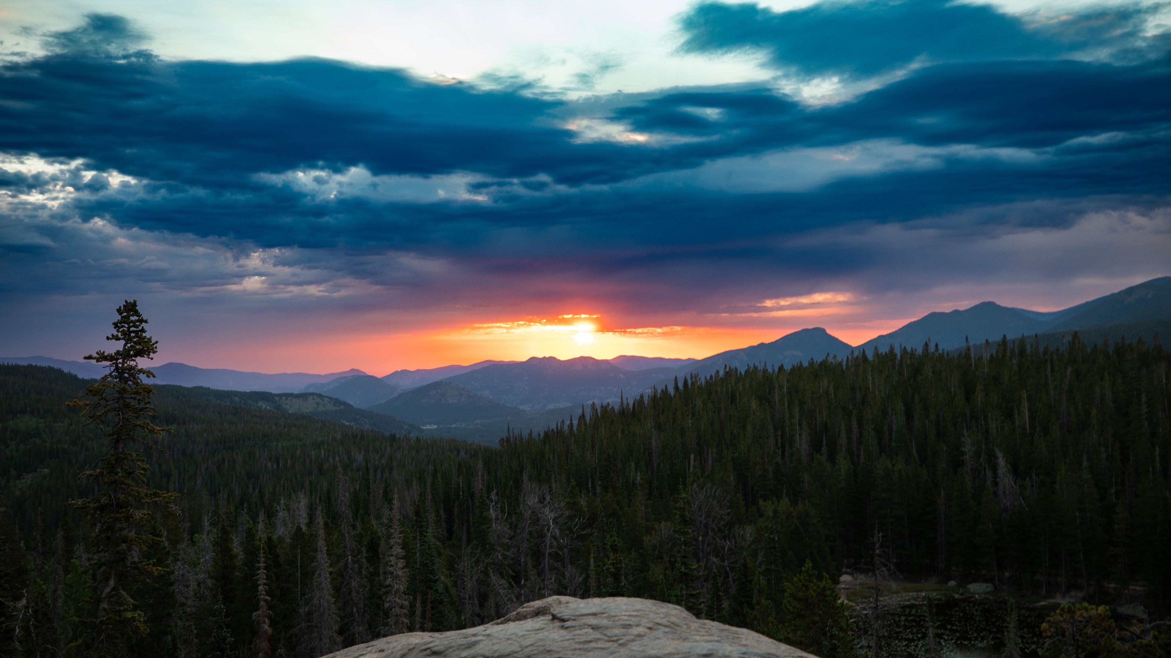 Sunrise Hikes in Rocky Mountain National Park - スライド 3