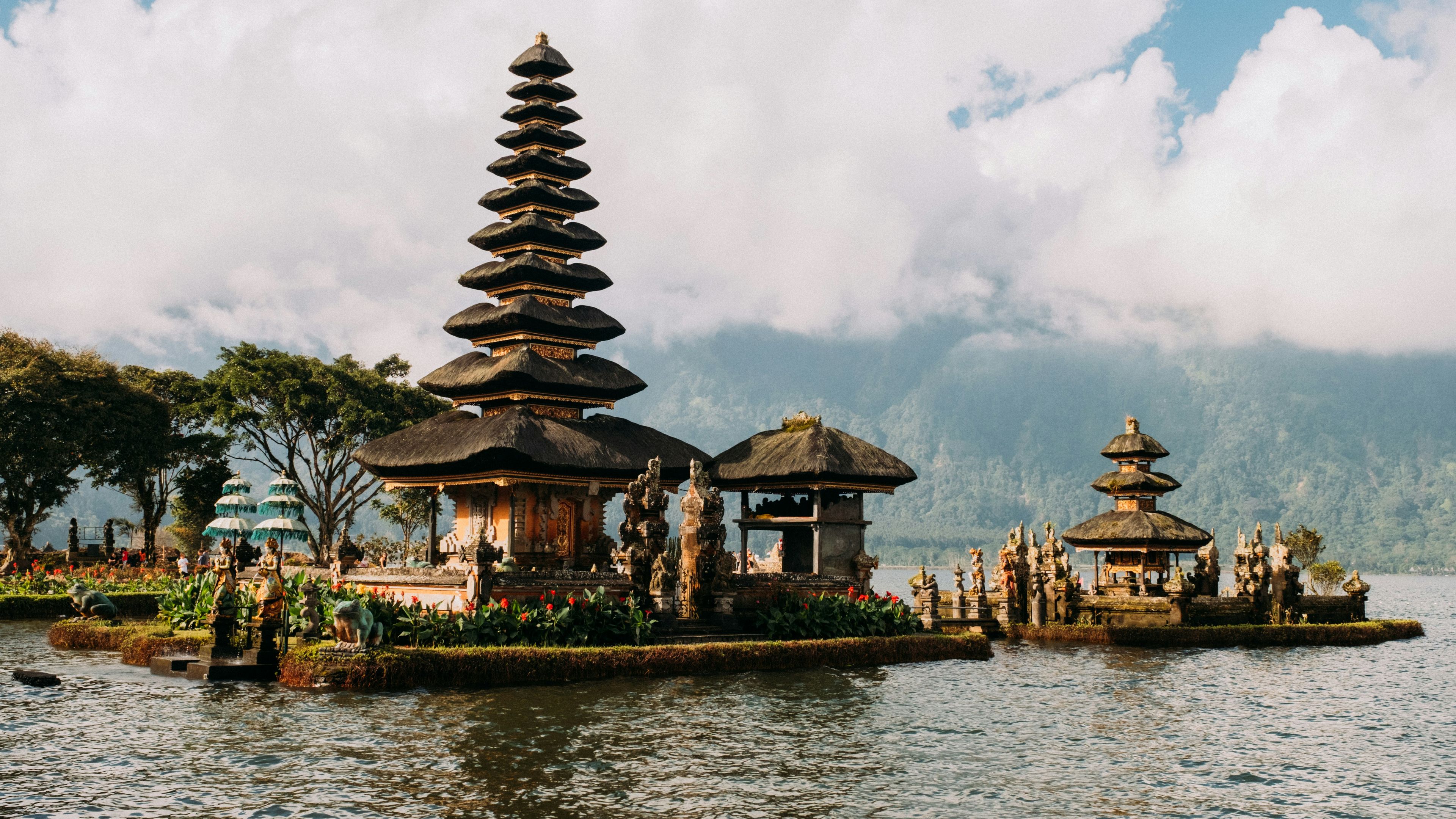 Journey to Beratan Lake & Bedugul - スライド 1