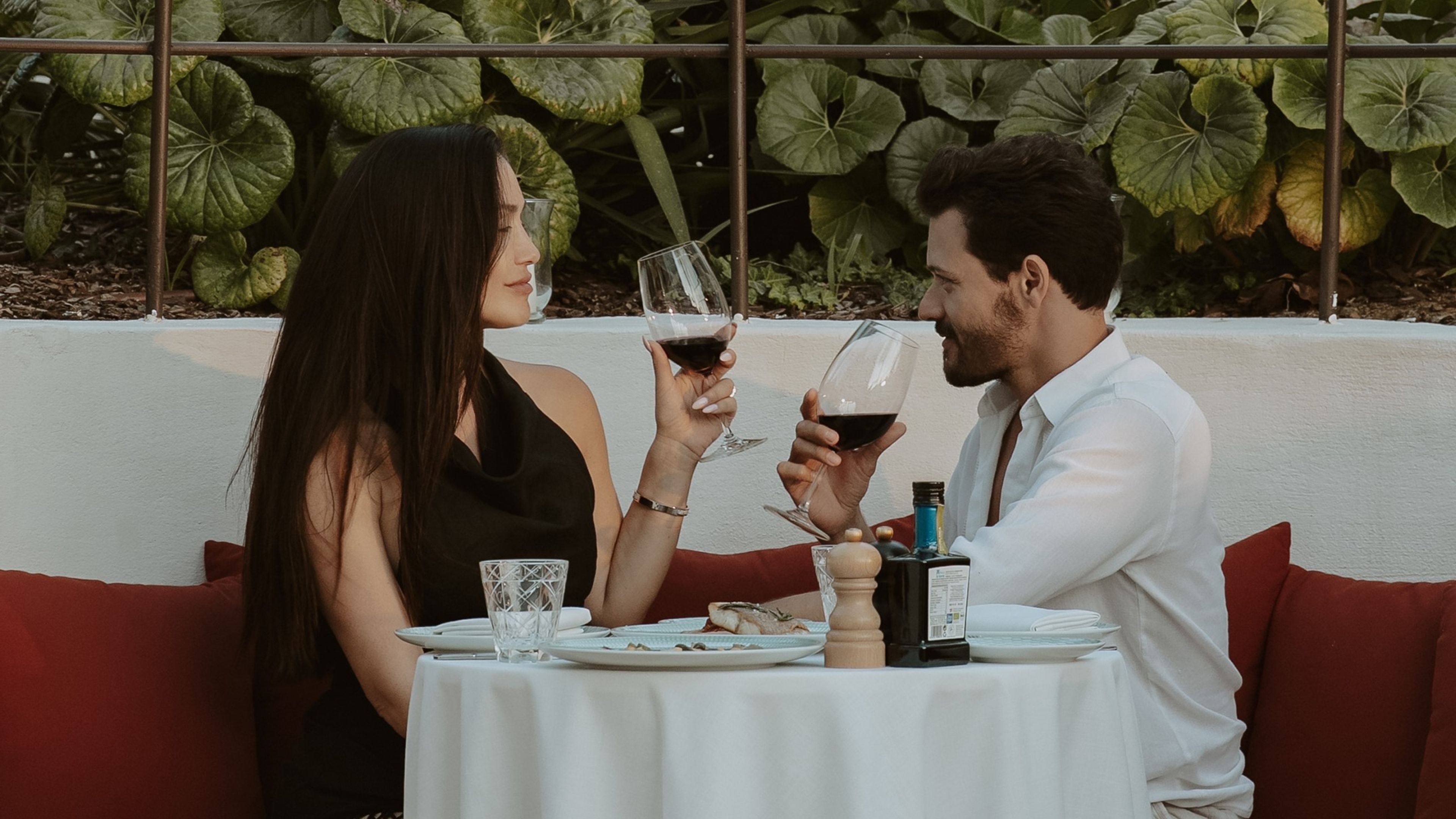 Romantic Dinner Under The Stars - slide 1