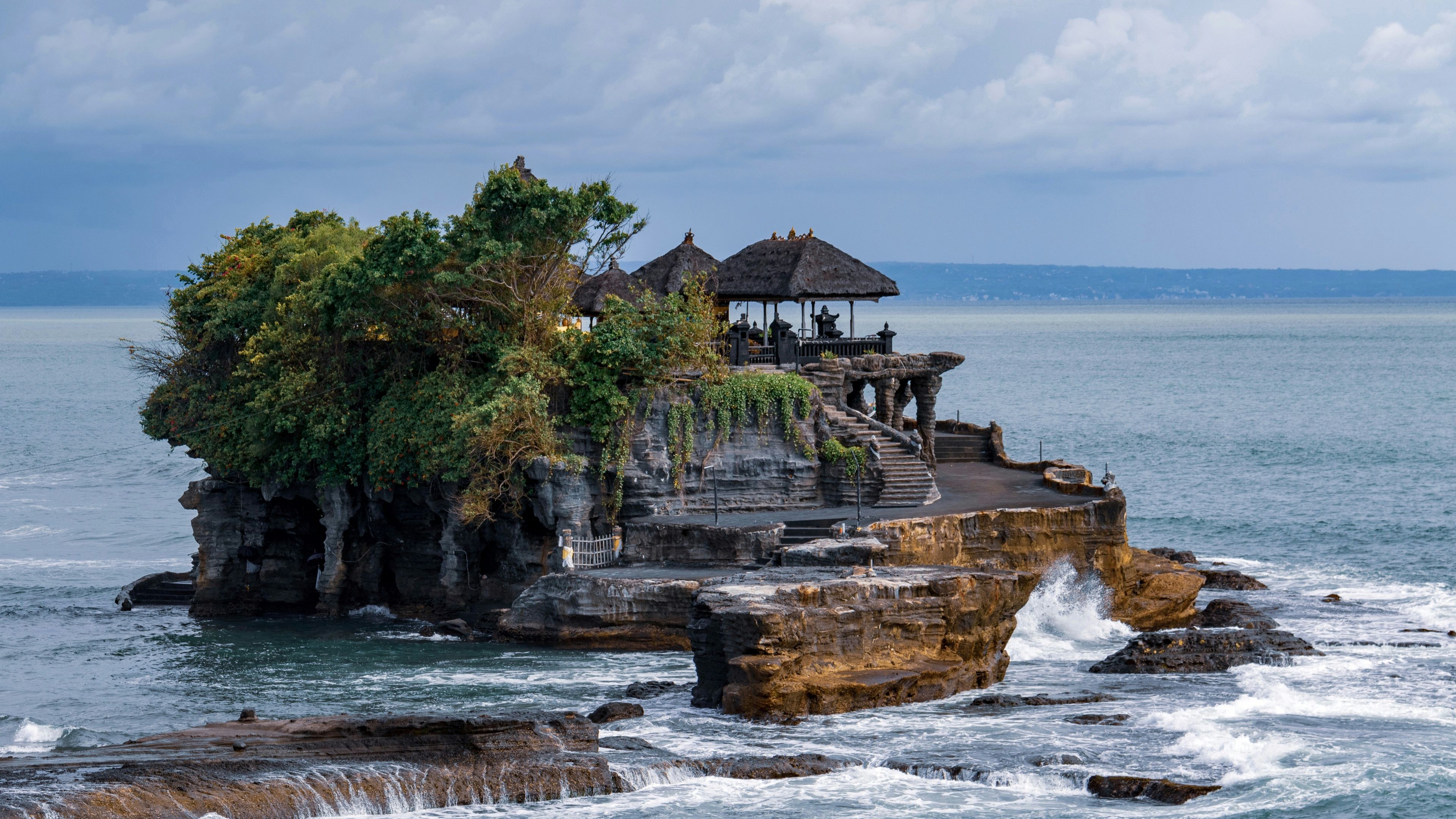 Journey to Tanah Lot Temple - Folie 1