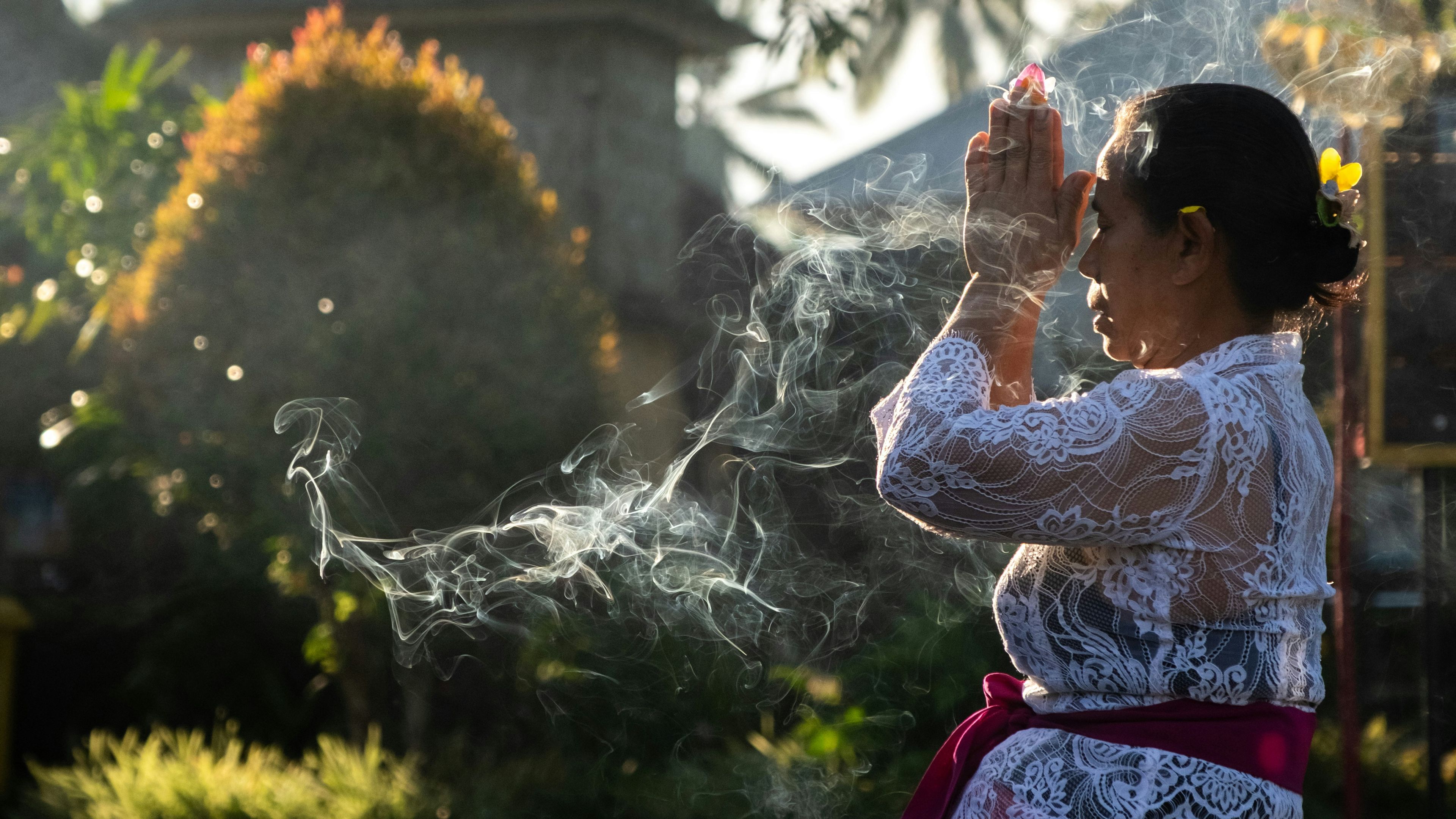 Balinese Blessing – A Celebration or Renewal of Vows - スライド 1