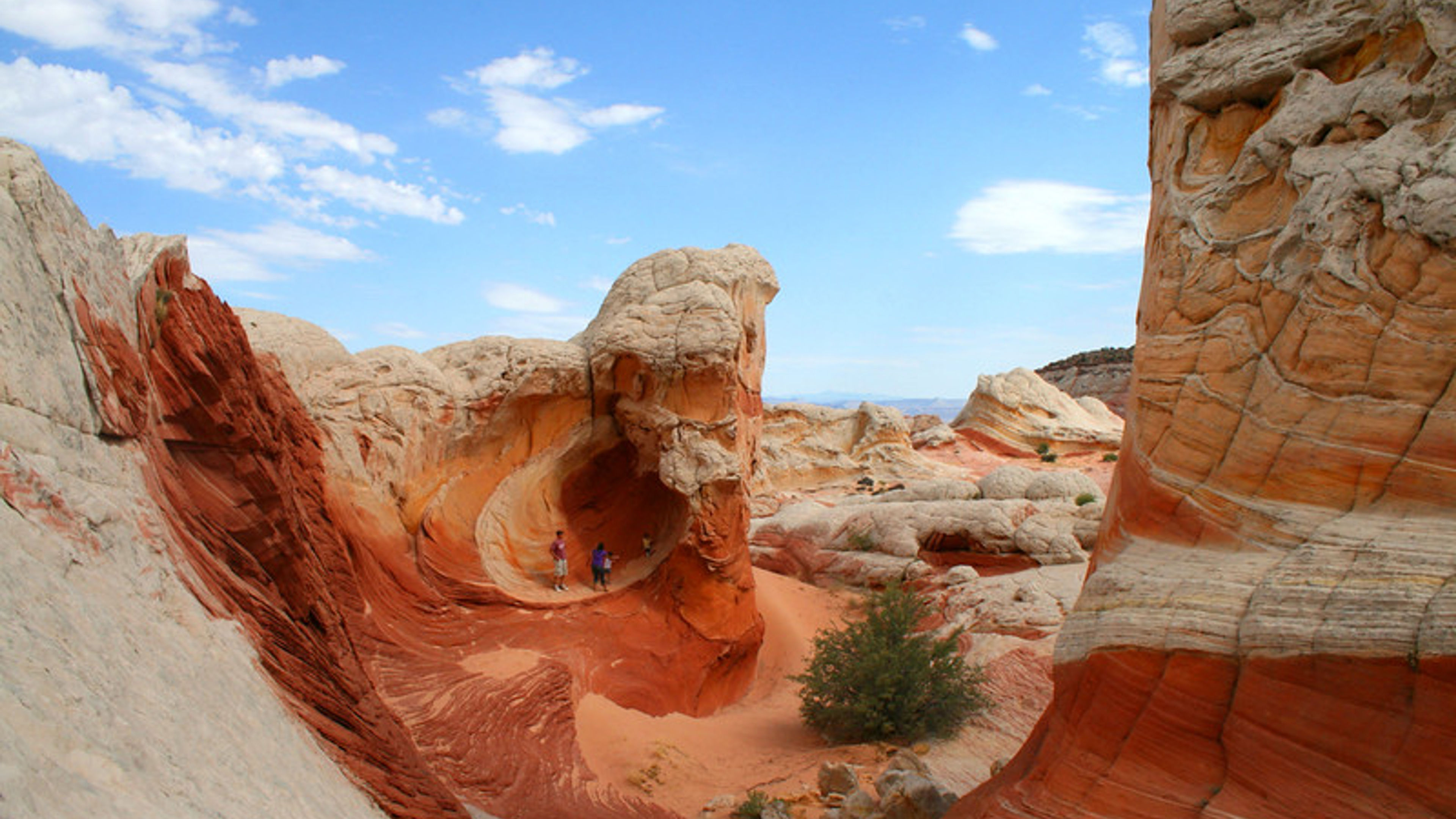 Amazing White Pockets of Vermilion Cliffs - slide 2