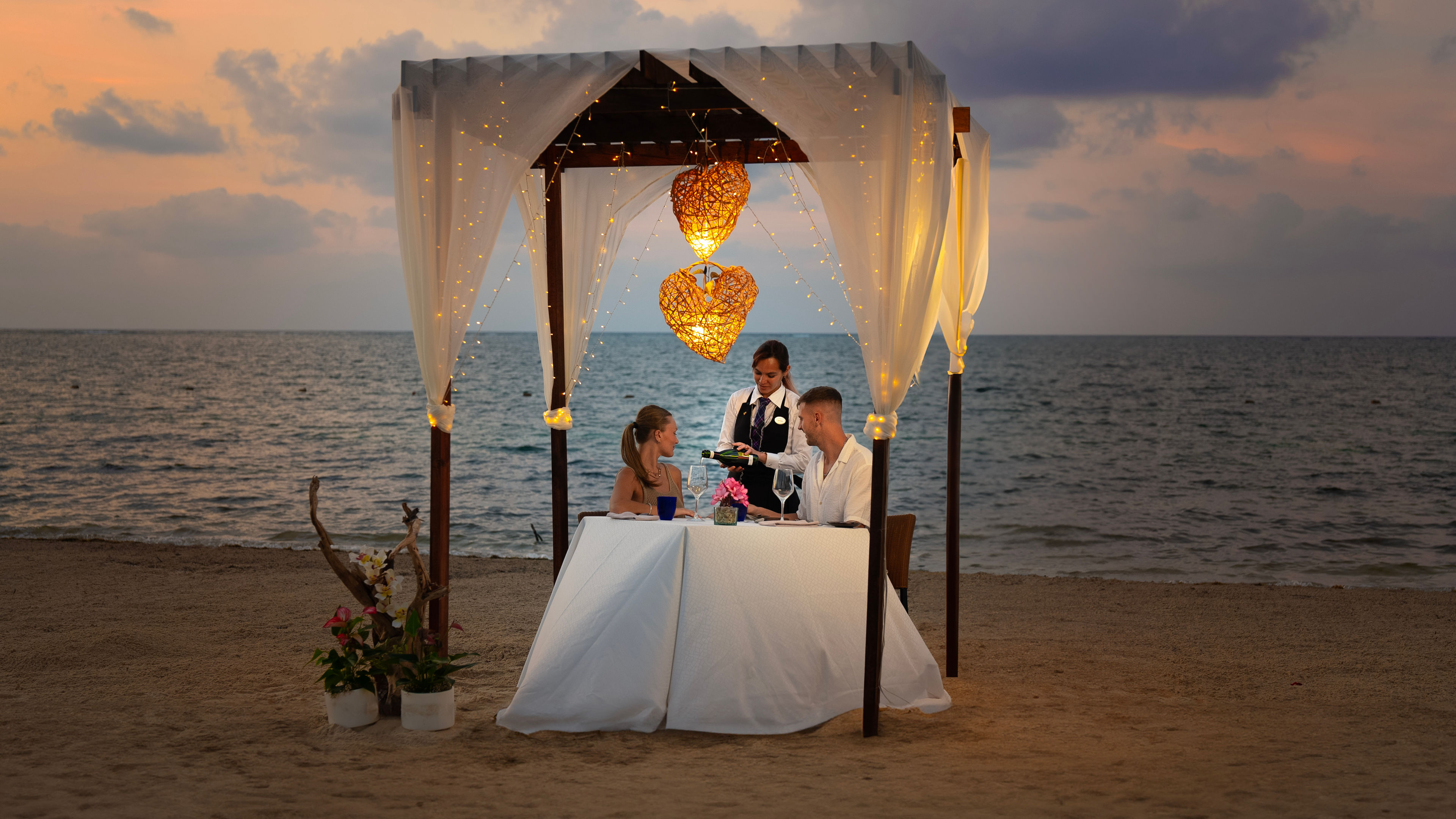 Romantic Dinner at Breathless Riviera Cancun - スライド 5
