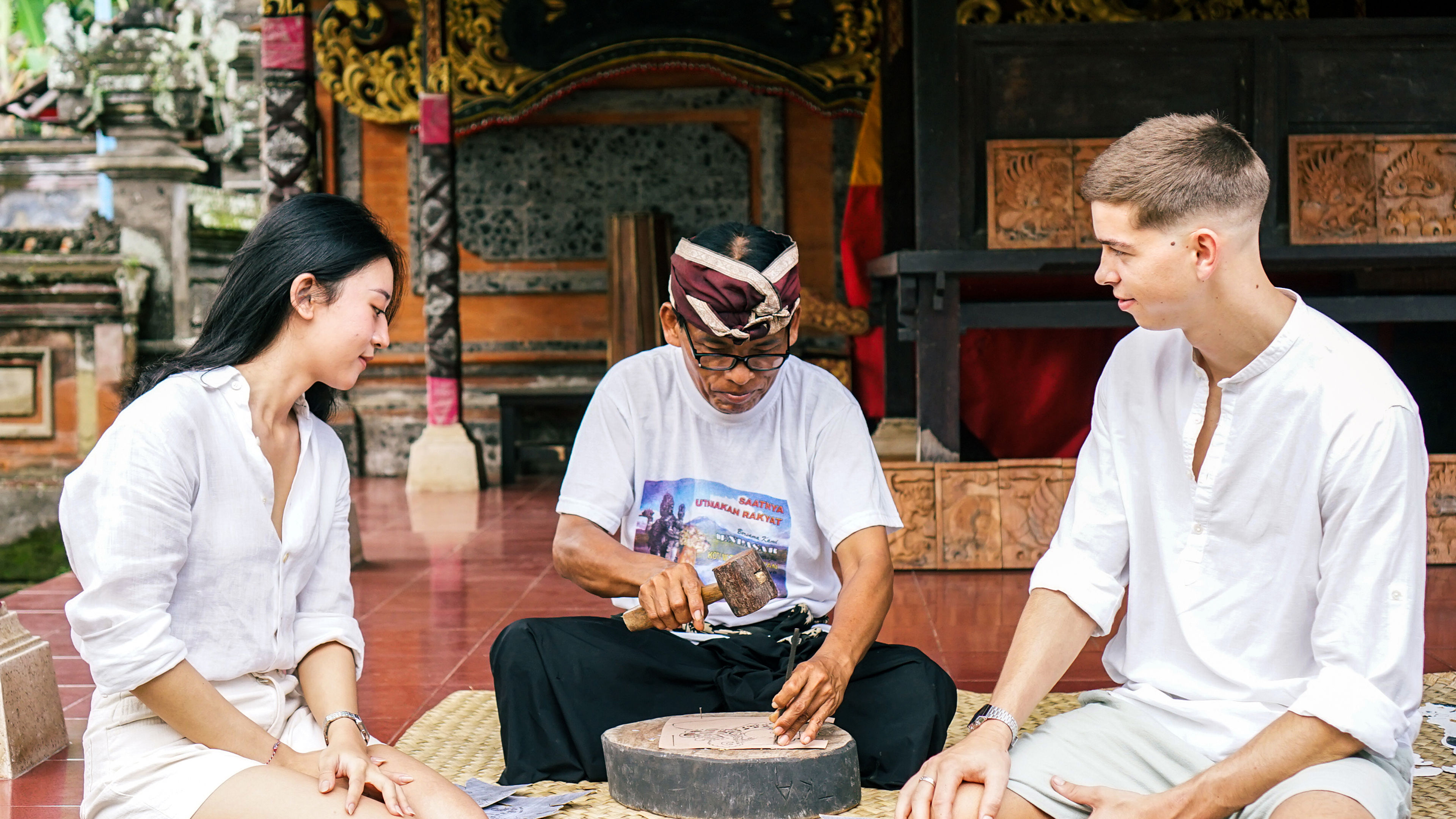 A Day as a Balinese - deslizar 2
