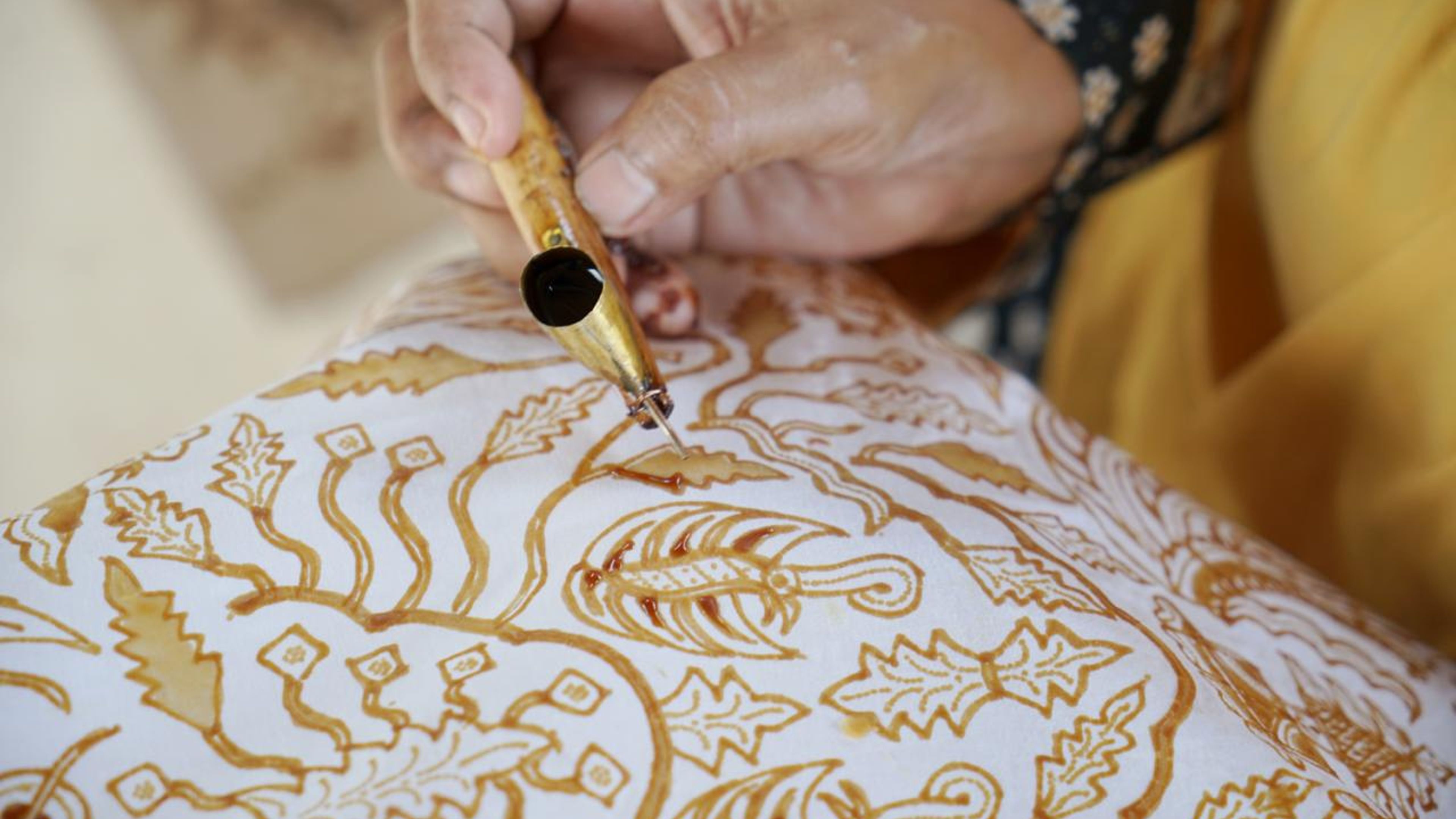 Membatik (The Art of Batik Making)  - slide 2