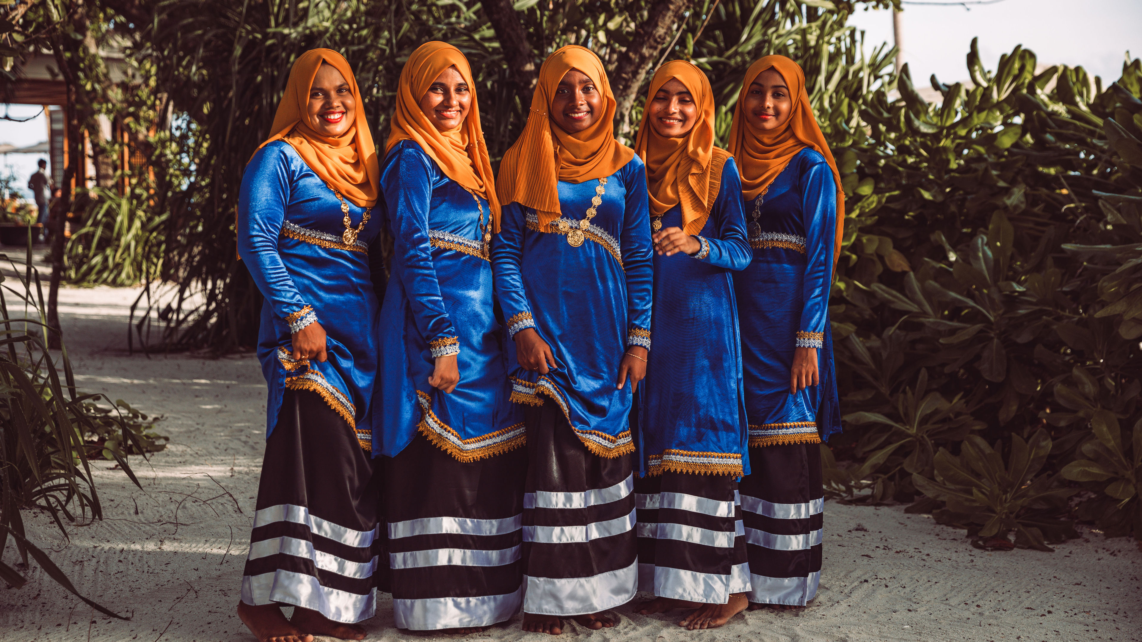 Islands of Meaning—A Day in the Life of a Maldivian - 滑動 1