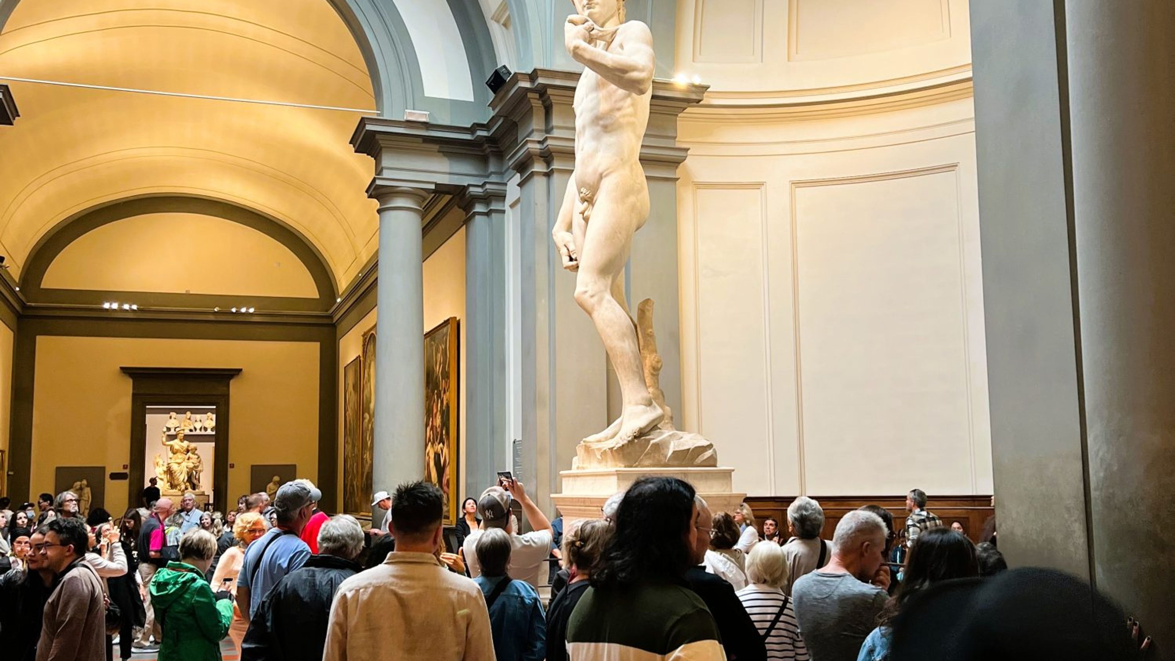 Michelangelo's Florence: From the David to the Medici Chapels - slide 6