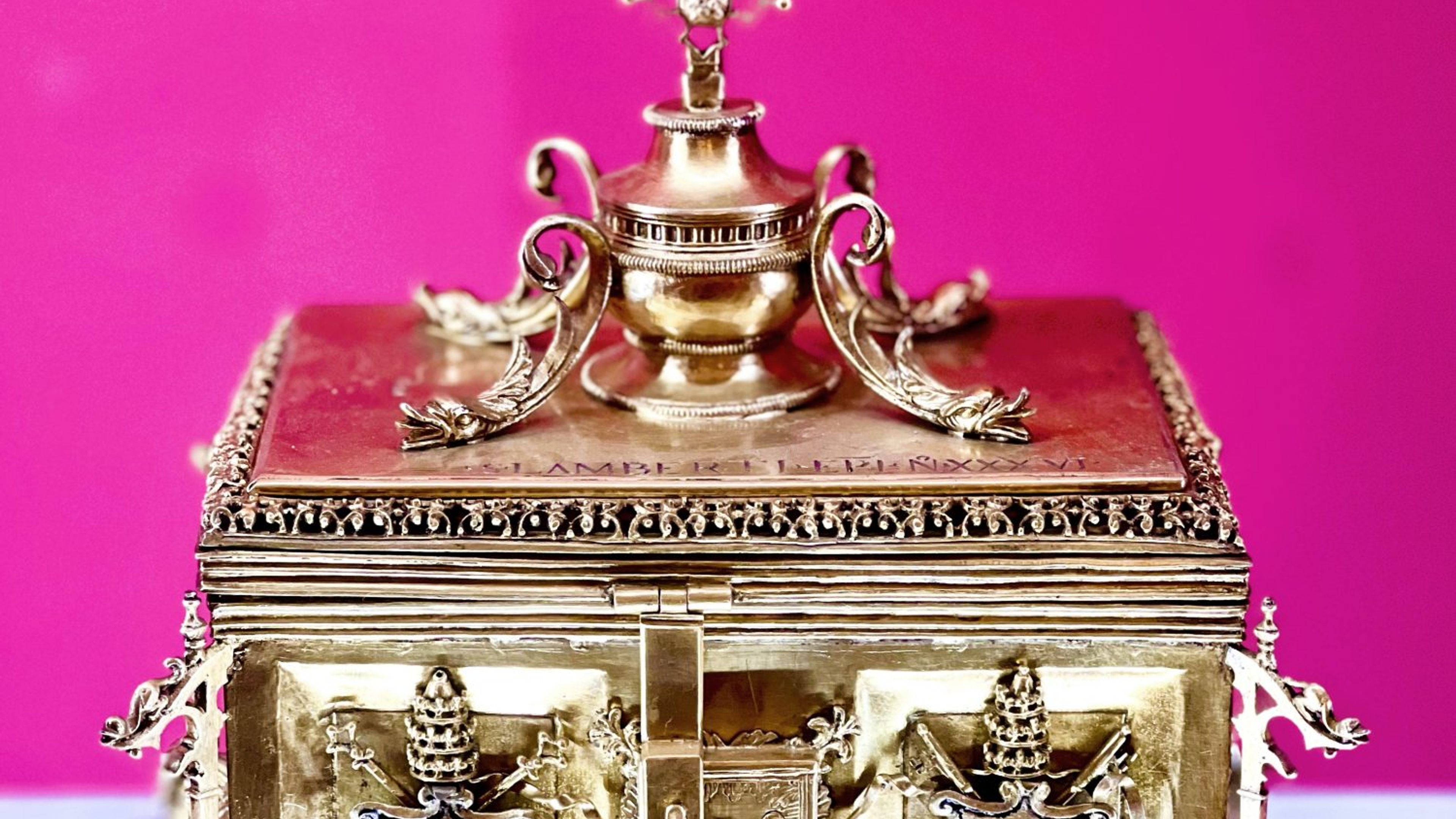 Michelangelo's Florence: From the David to the Medici Chapels - slide 4