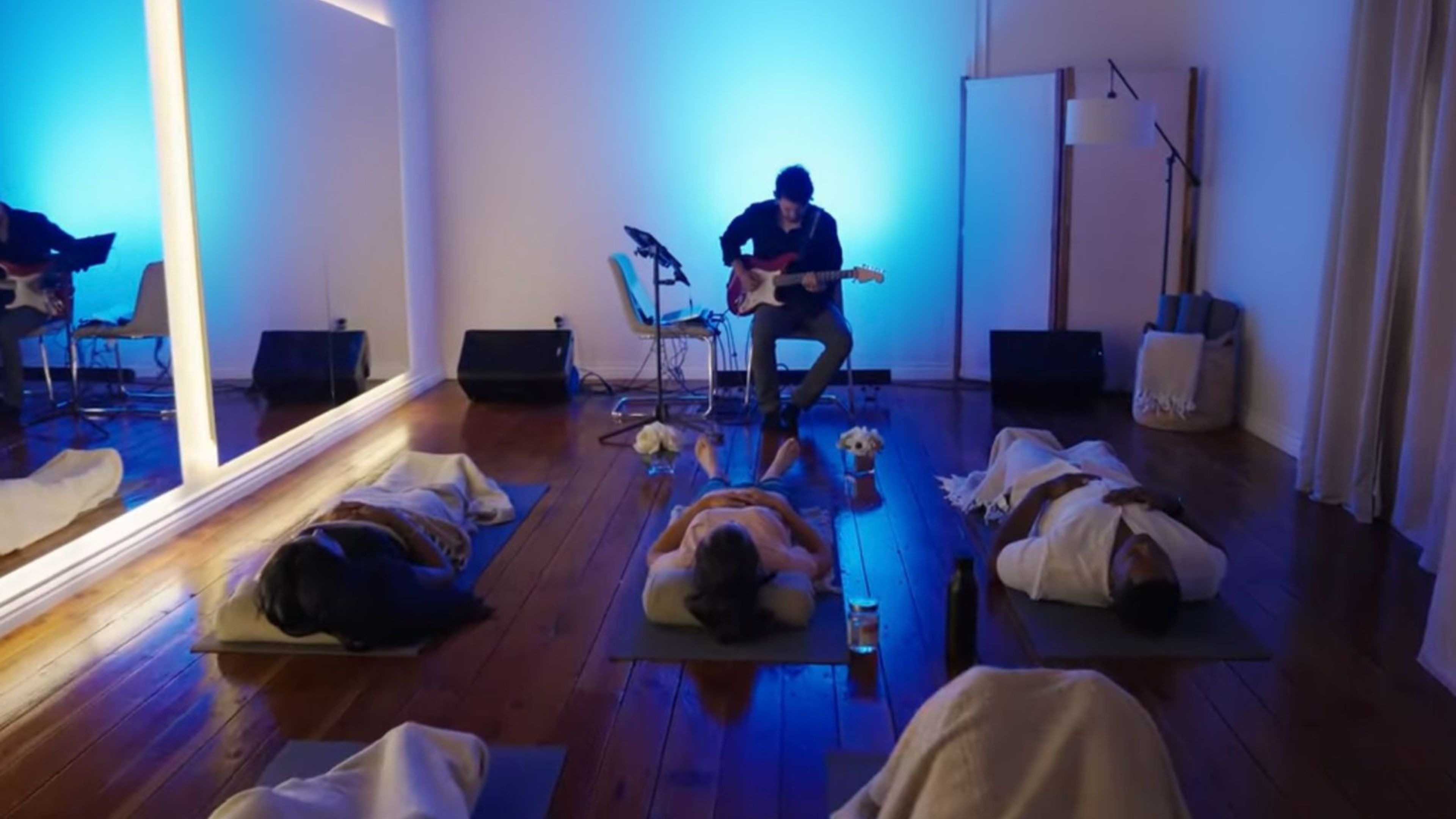 R+R Wellness - Electric Guitar Soundbath - slide 1
