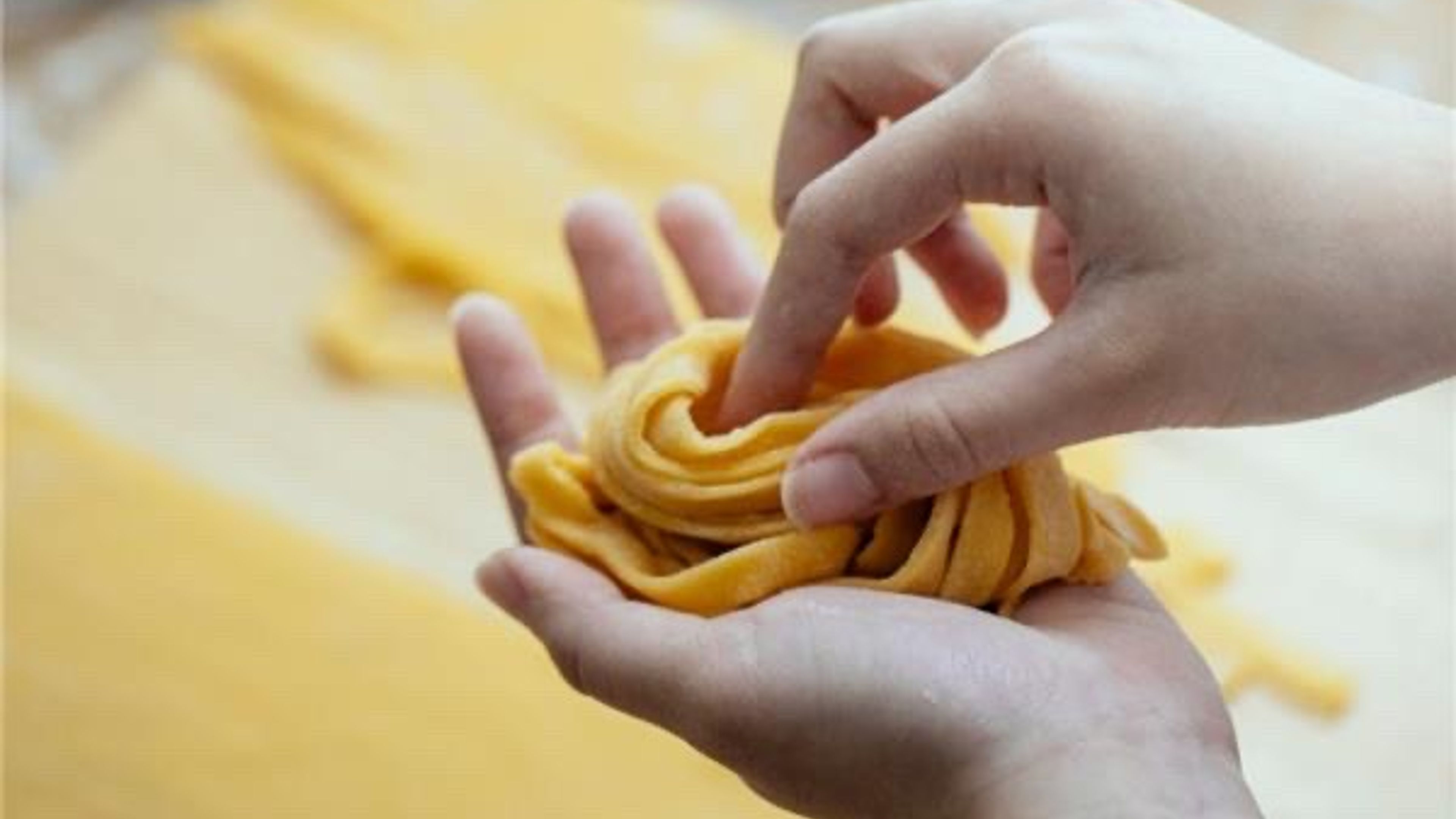 Valentine's Pasta Making - 滑動 1