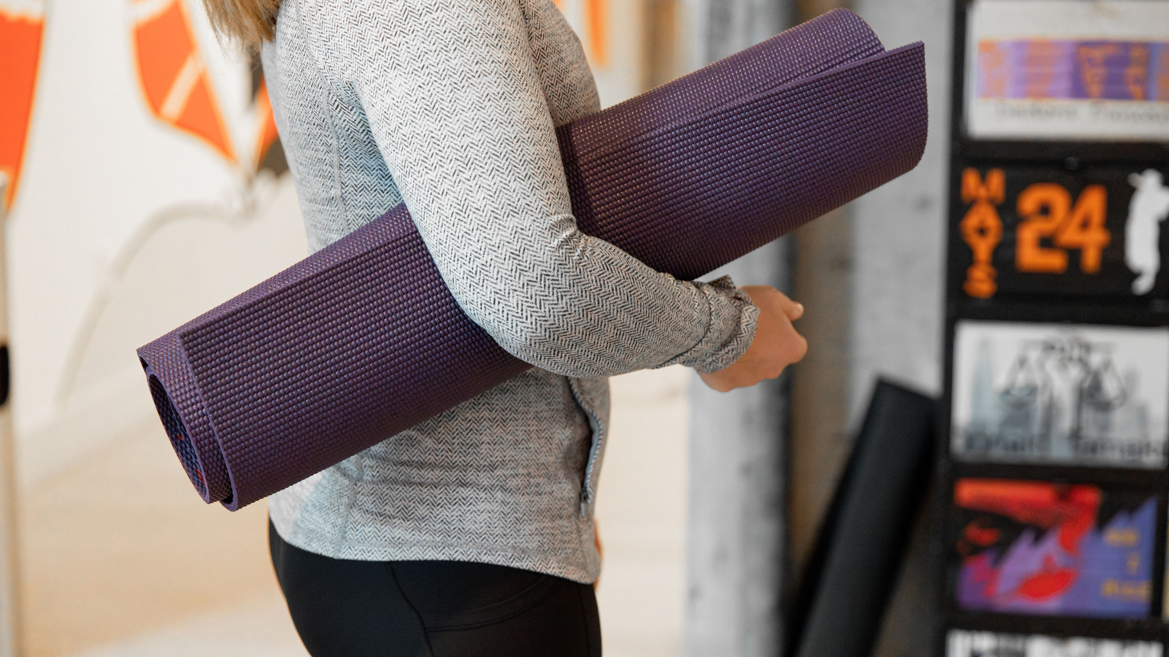 LuxFit Yoga Classes - diapositive 1