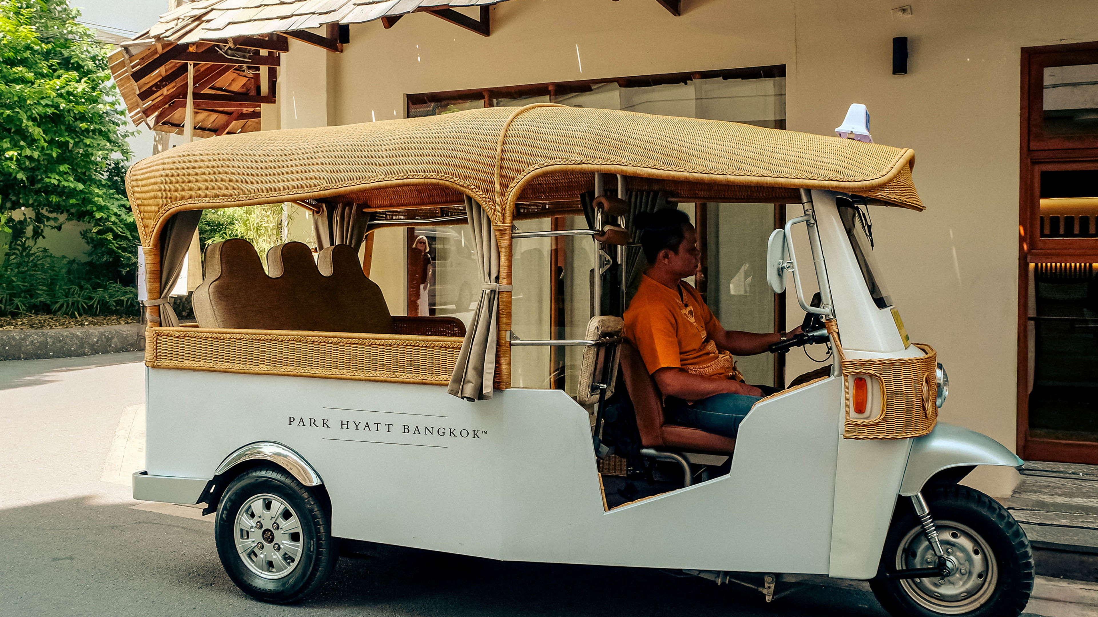 Twists & Turns - Bangkok by Tuk Tuk - deslizar 2