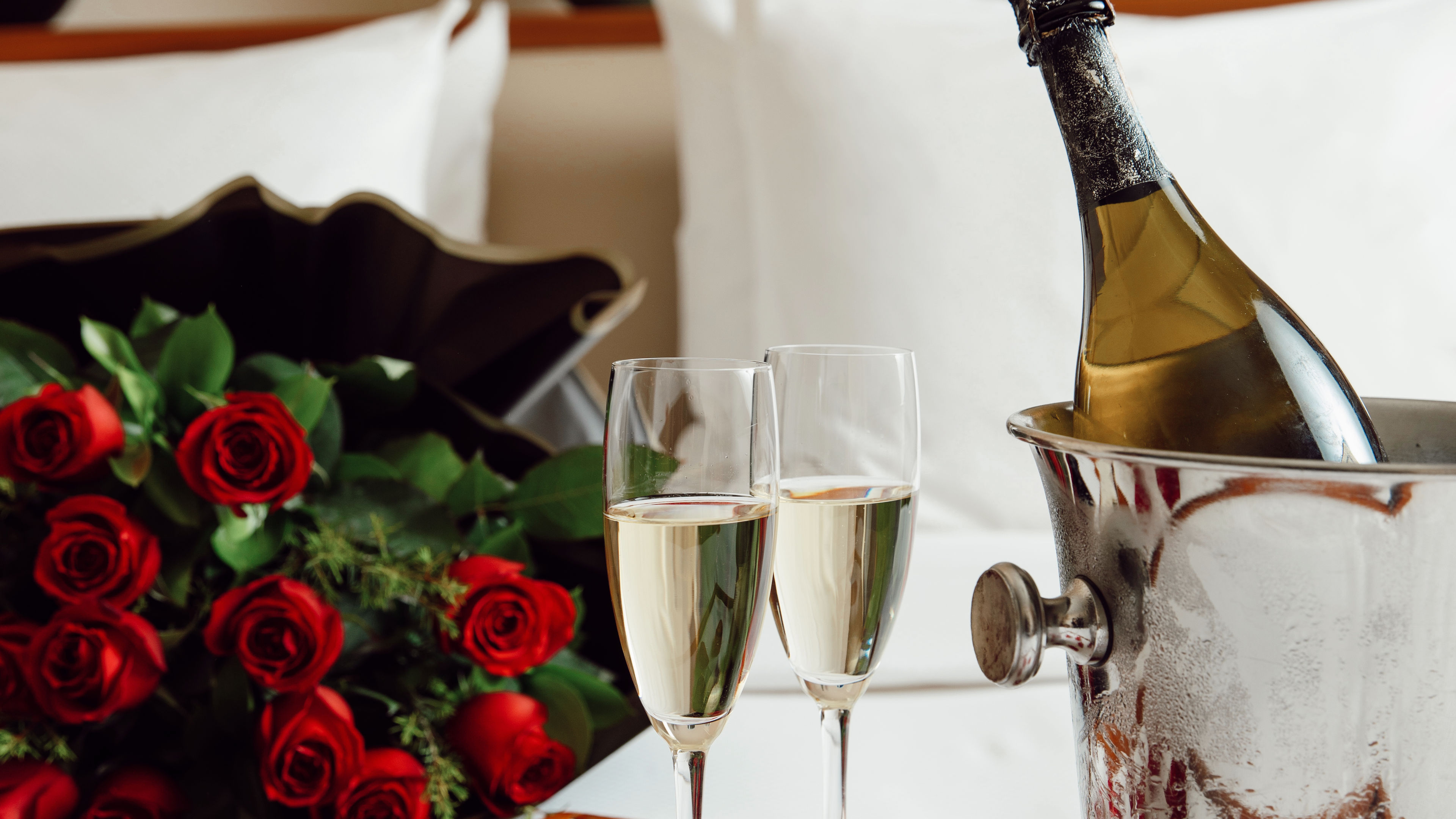 Couples Celebration Experience - 滑动 1
