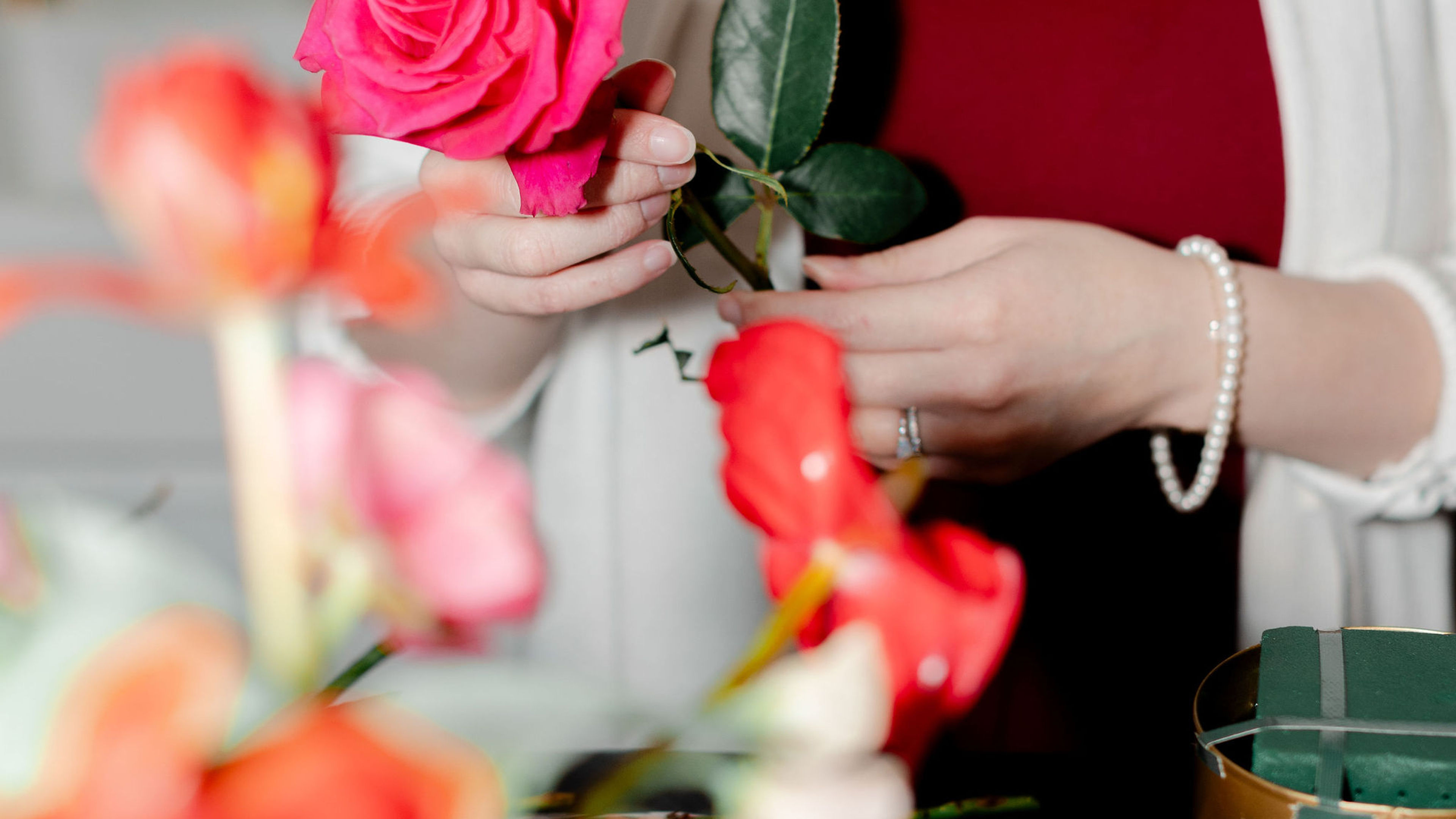 GOOD EARTH: FLORAL ARRANGEMENT CLASSES  - slide 2