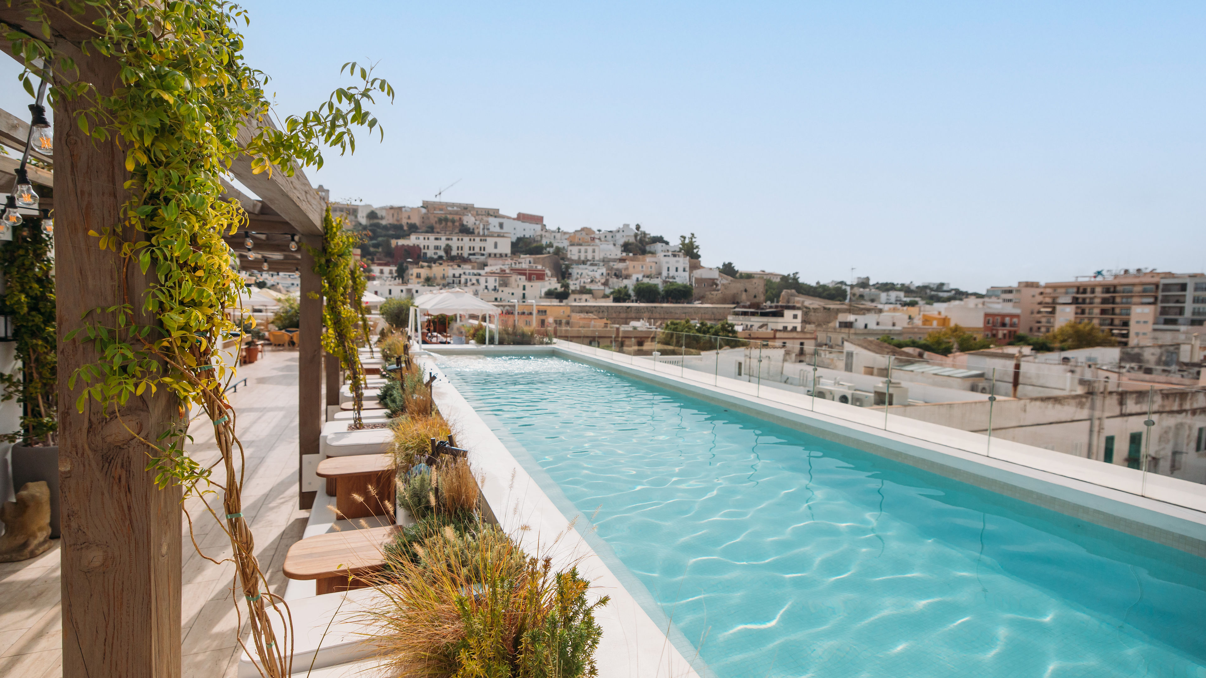City to Coast: The Ultimate Standard Europe Itinerary - slide 2