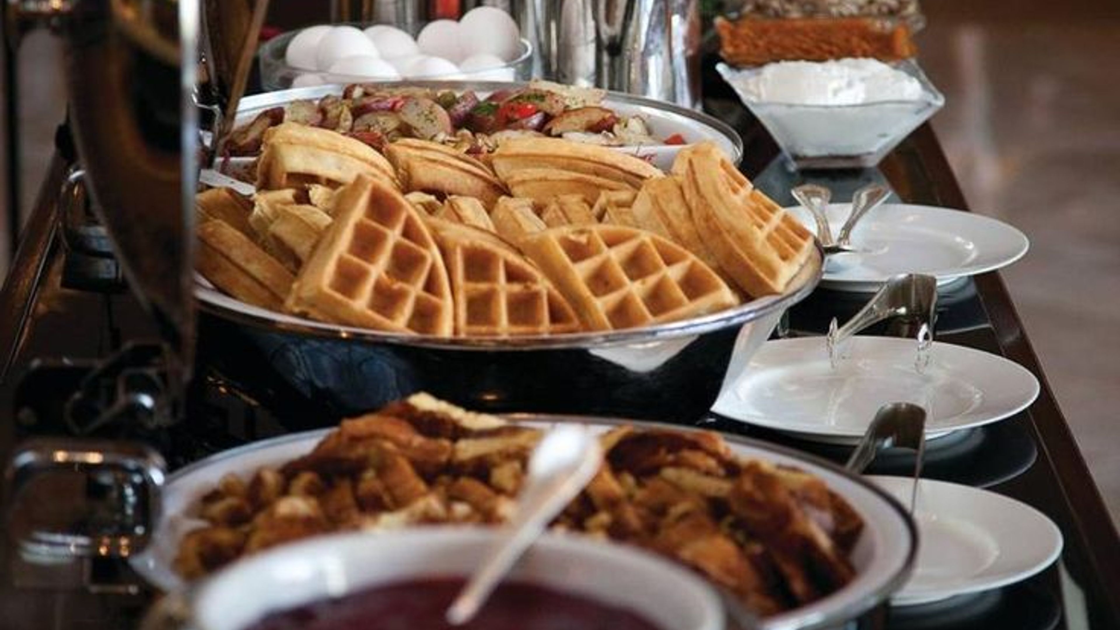 ROOFTOP BRUNCH at Hotel Kansas City - diapositive 2
