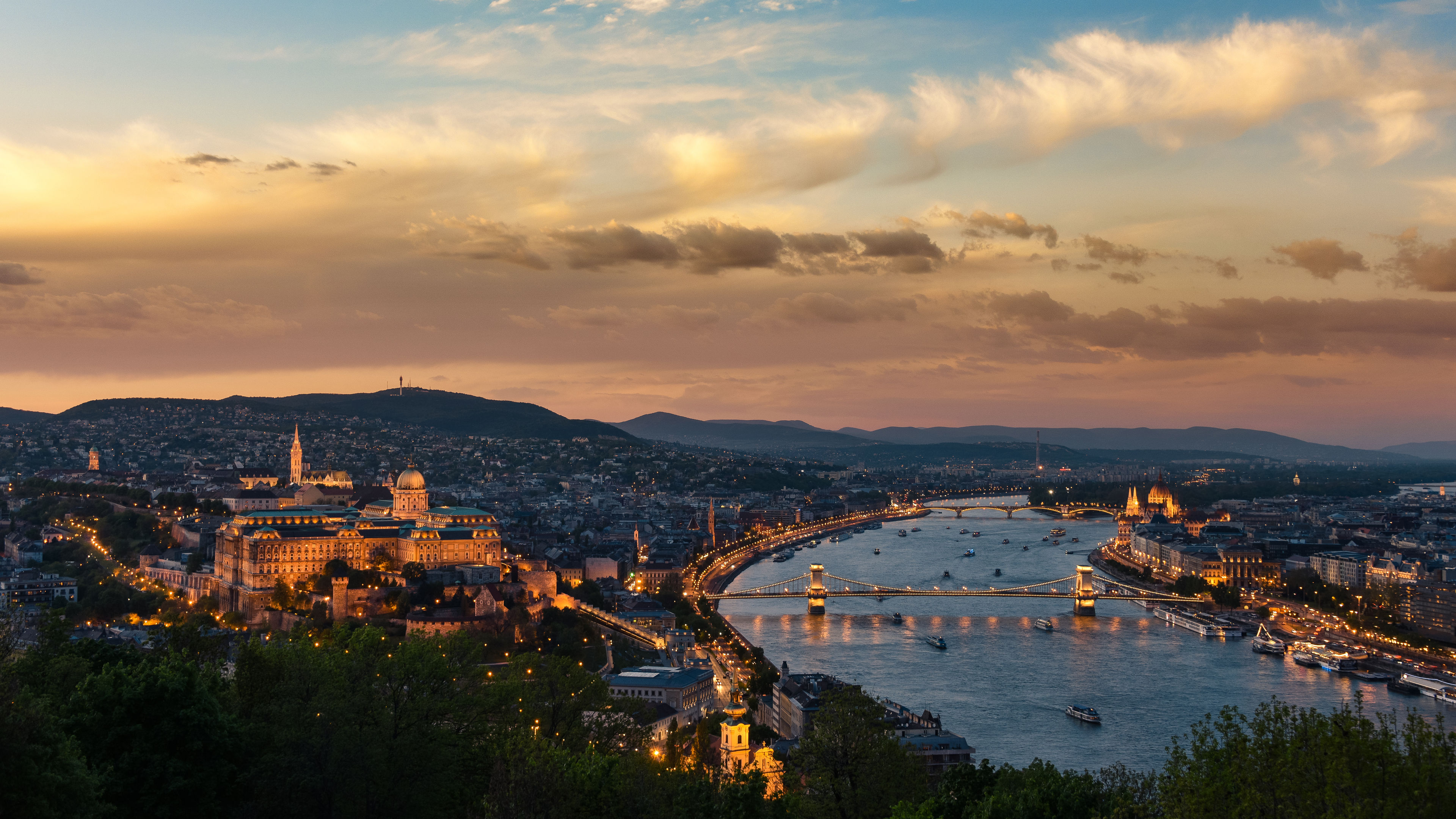 Private Budapest City Tour - slide 2