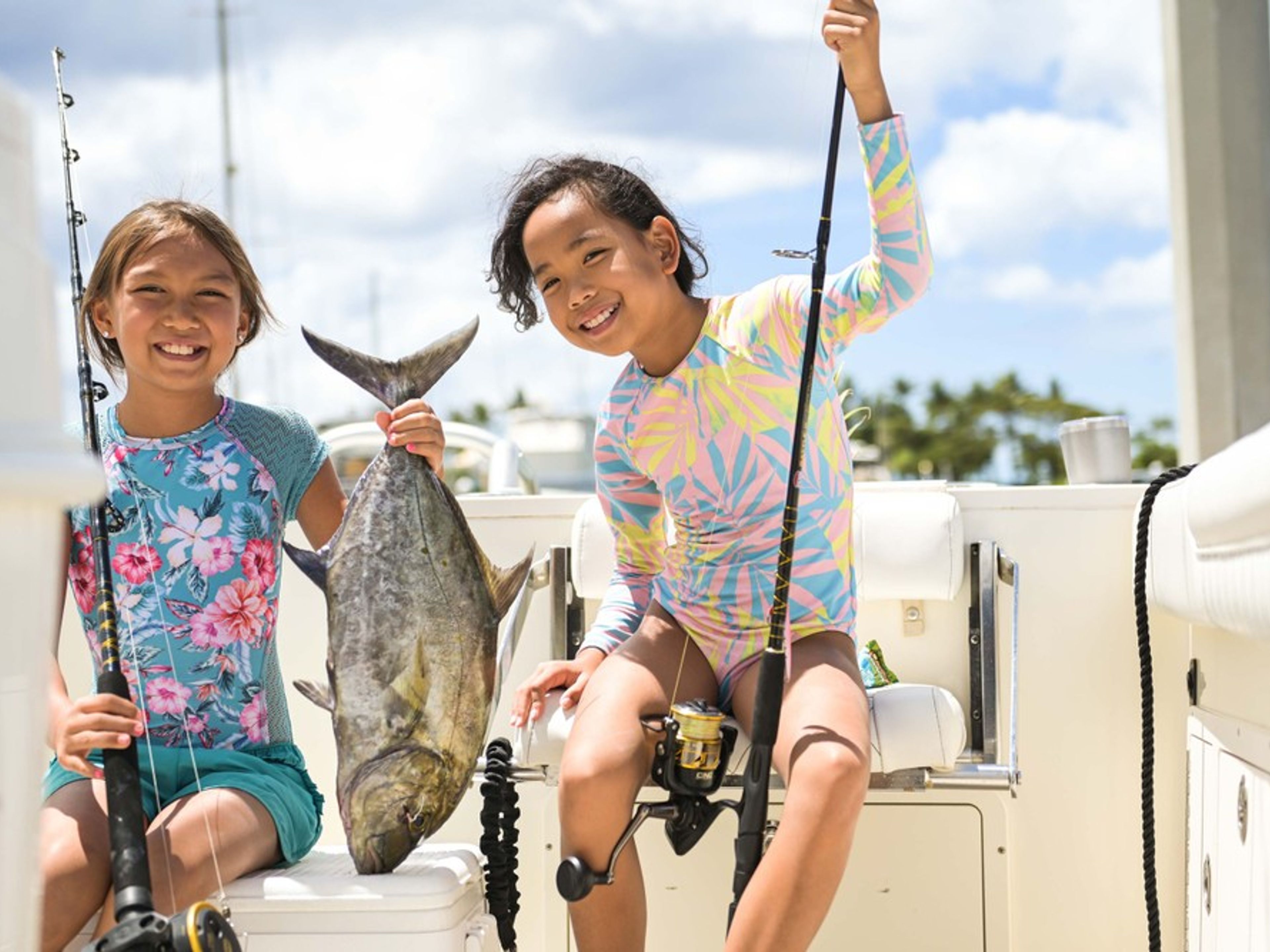 VENTURE Ko Olina Nearshore Fishing