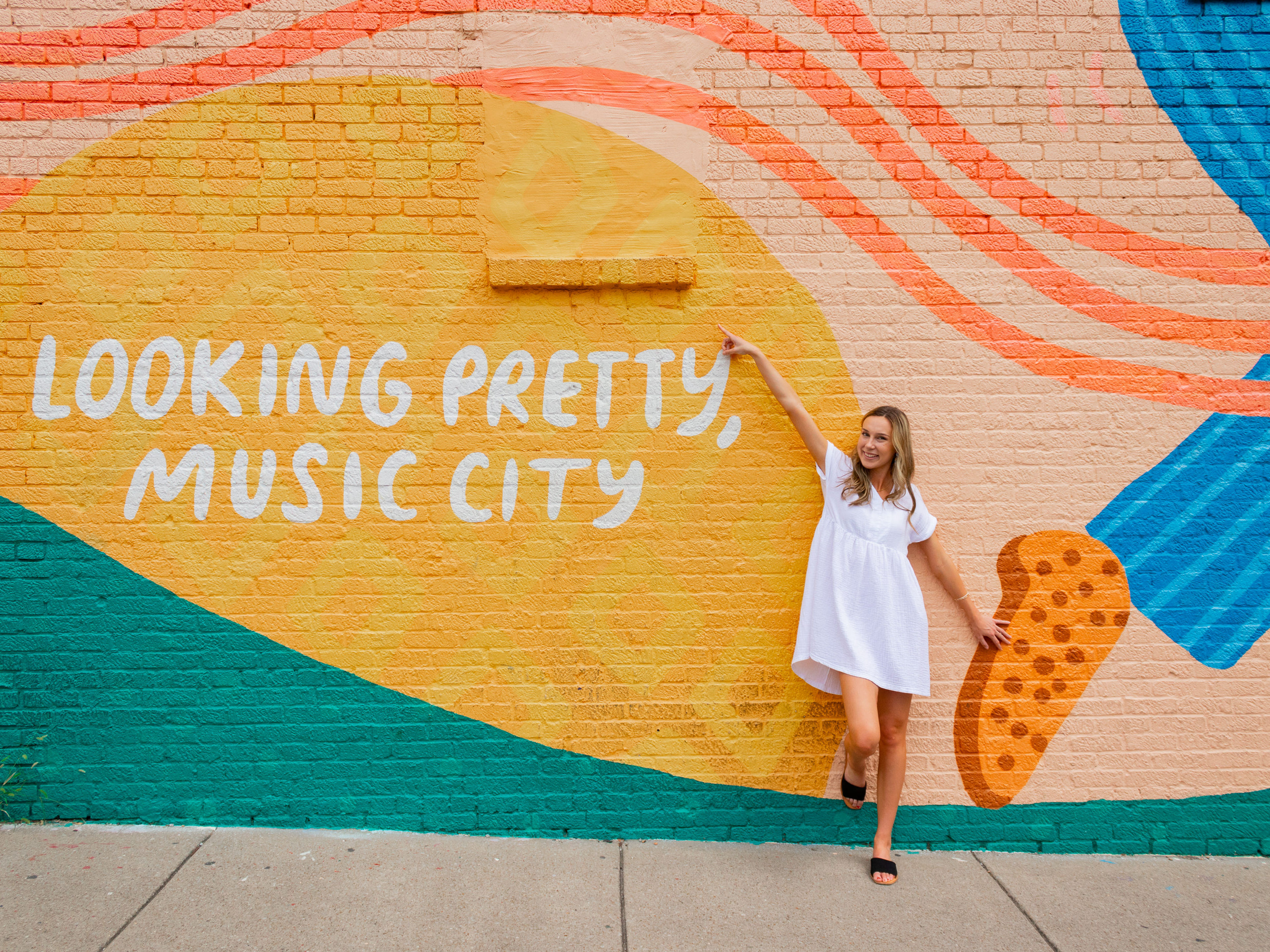 Nashville Mural Photoshoot Experience