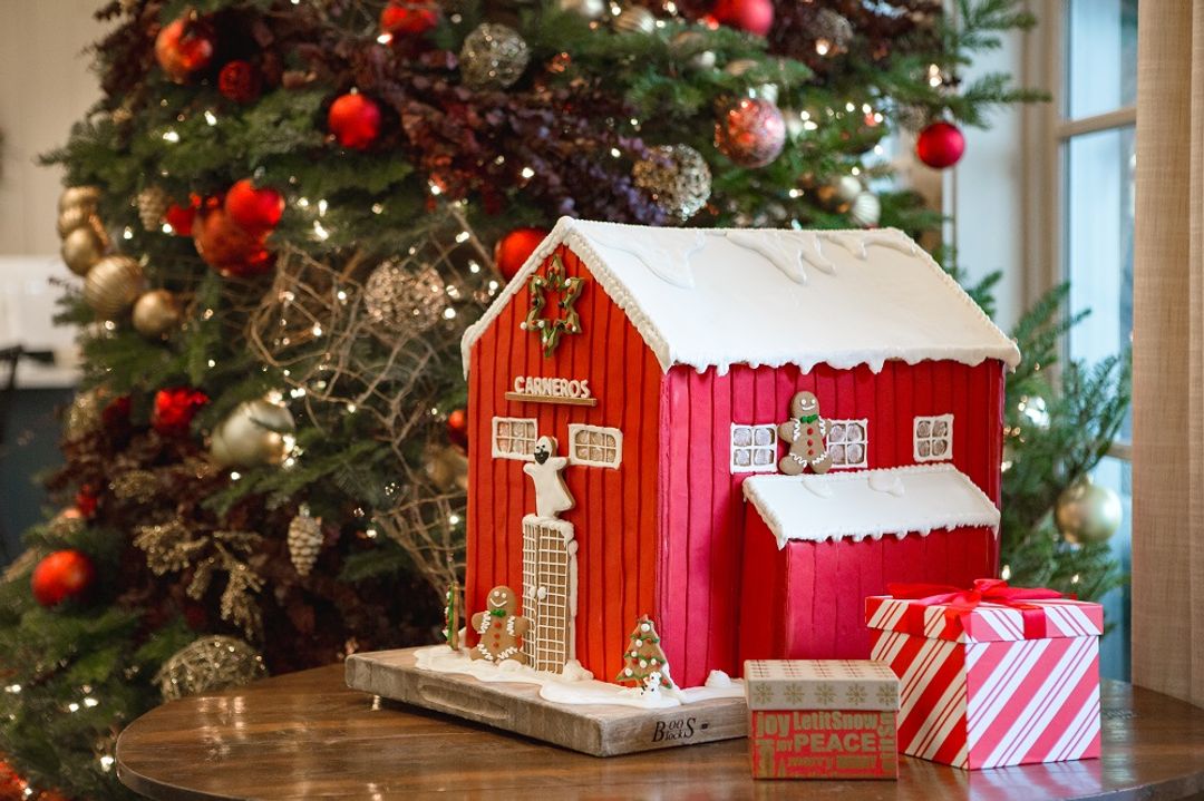 Carneros Cookie Cottage Decorating