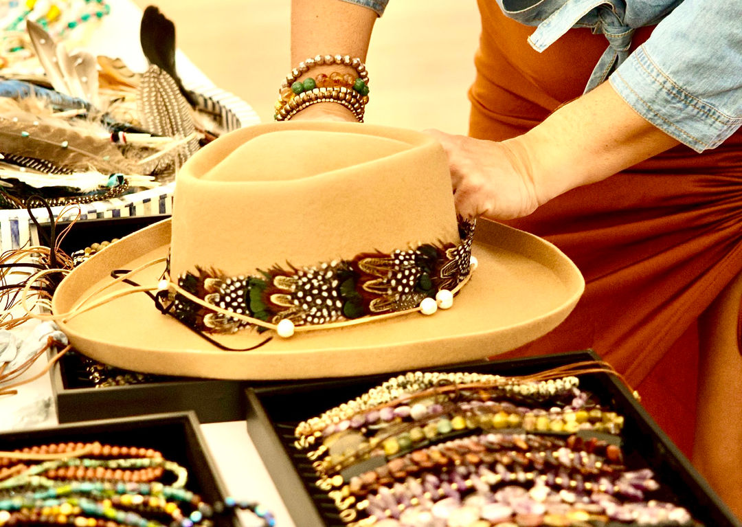 Custom Hat Bar | December 19 & 31