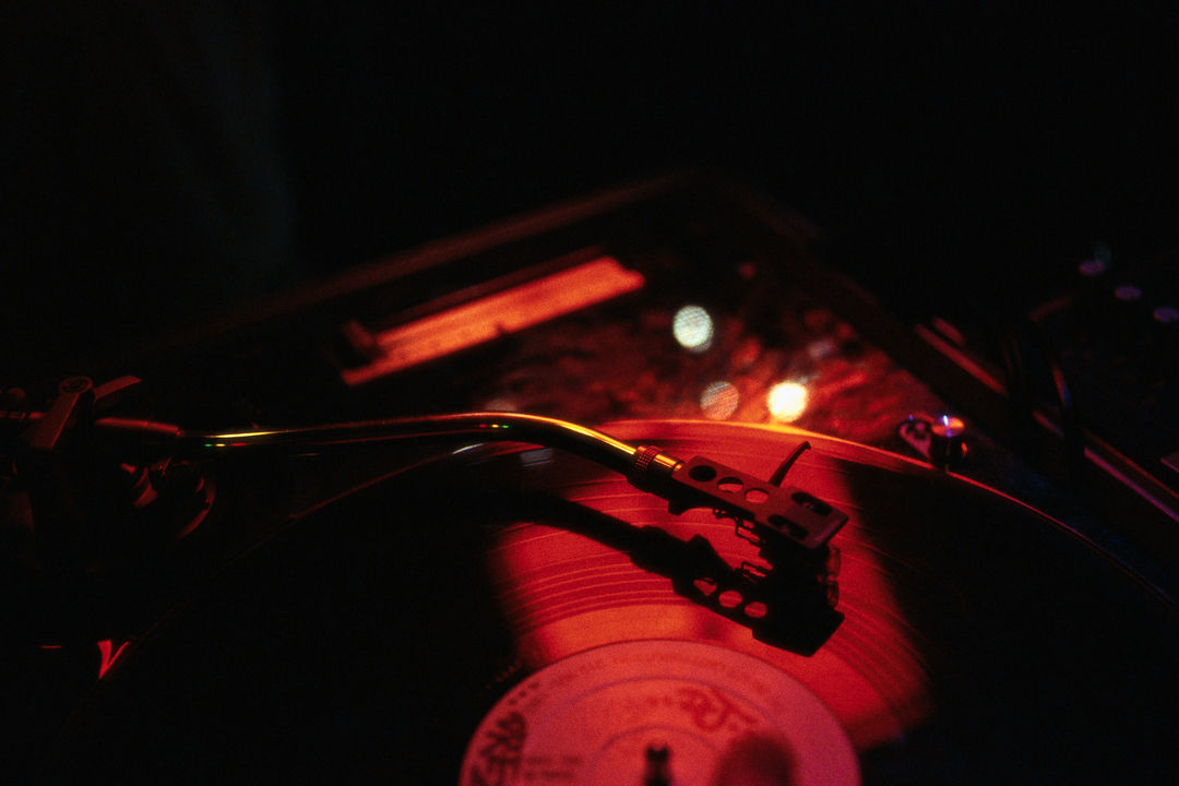 Apr&egrave;s Lounge Music Series