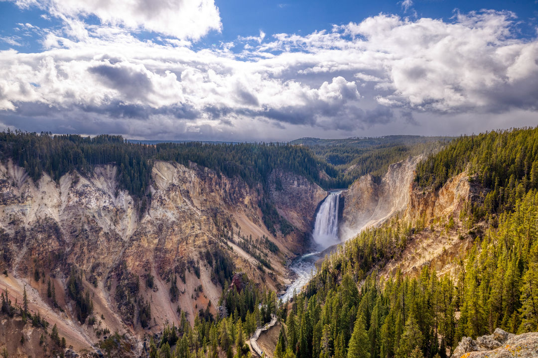 Yellowstone National Park GuideAlong