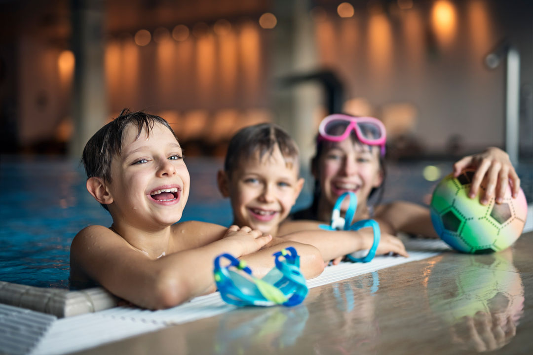 Thanksgiving Family Pool Parties