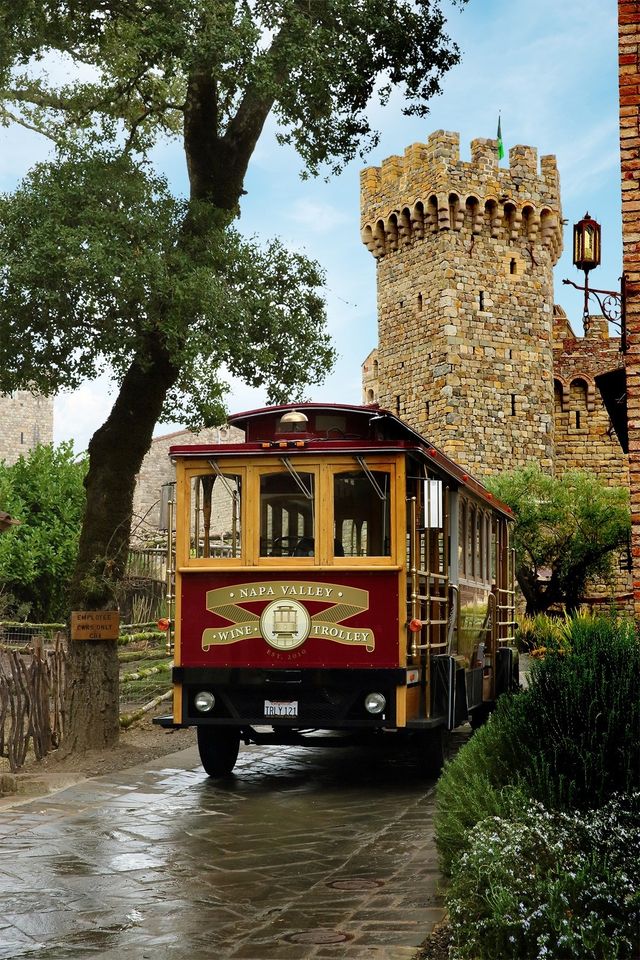 Trolley Winery Tour Bus Near Me Napa Valley Wine Getaways Near Me