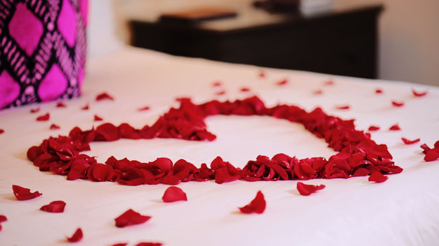 ROMANCE